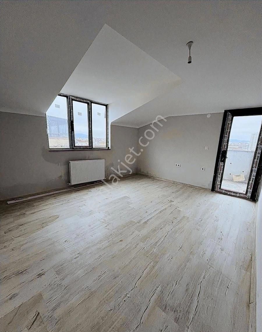 Kirazlıderede Satılık 4+2 Satılık Üst Dublex - Görsel 12