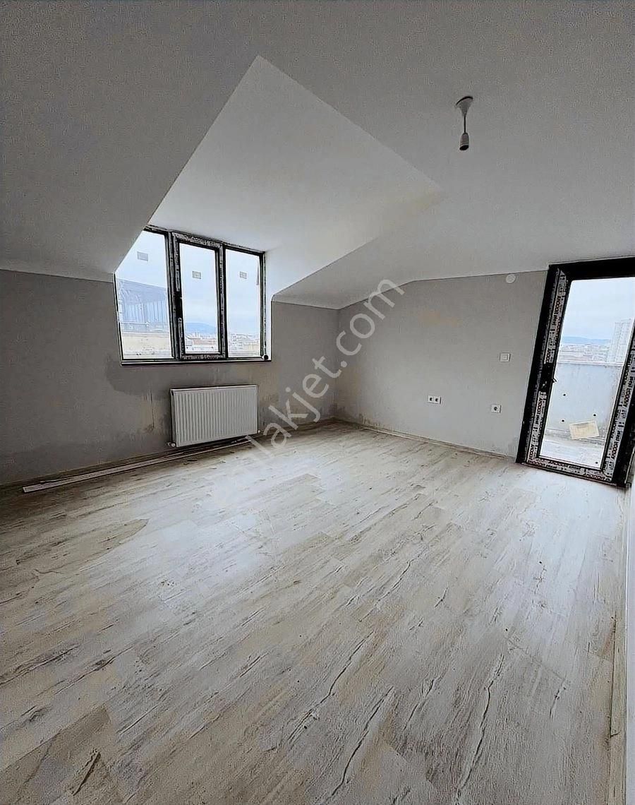 Kirazlıderede Satılık 4+2 Satılık Üst Dublex - Görsel 4