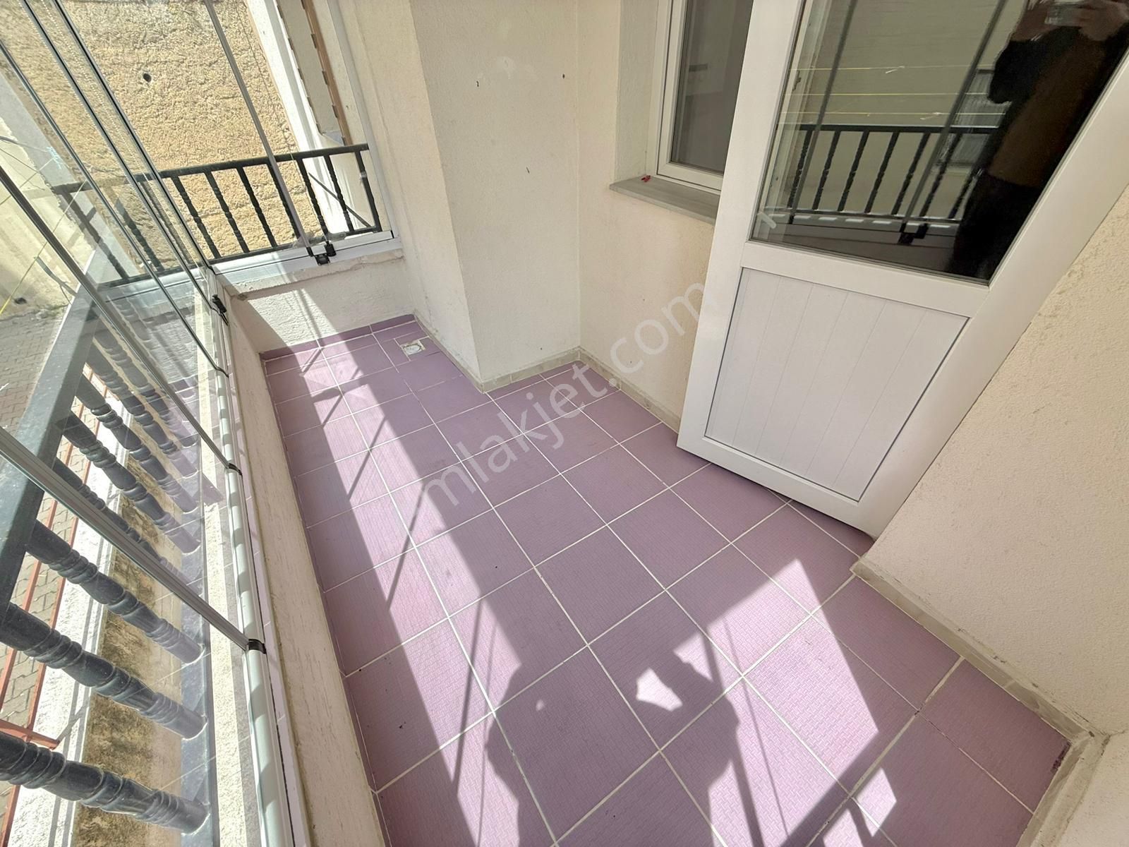 Kalecik Emlak'tan M Sinan Mah. 1.kat Ara Kat 130m² Kilerli Masrafsız 3+1 - Görsel 27