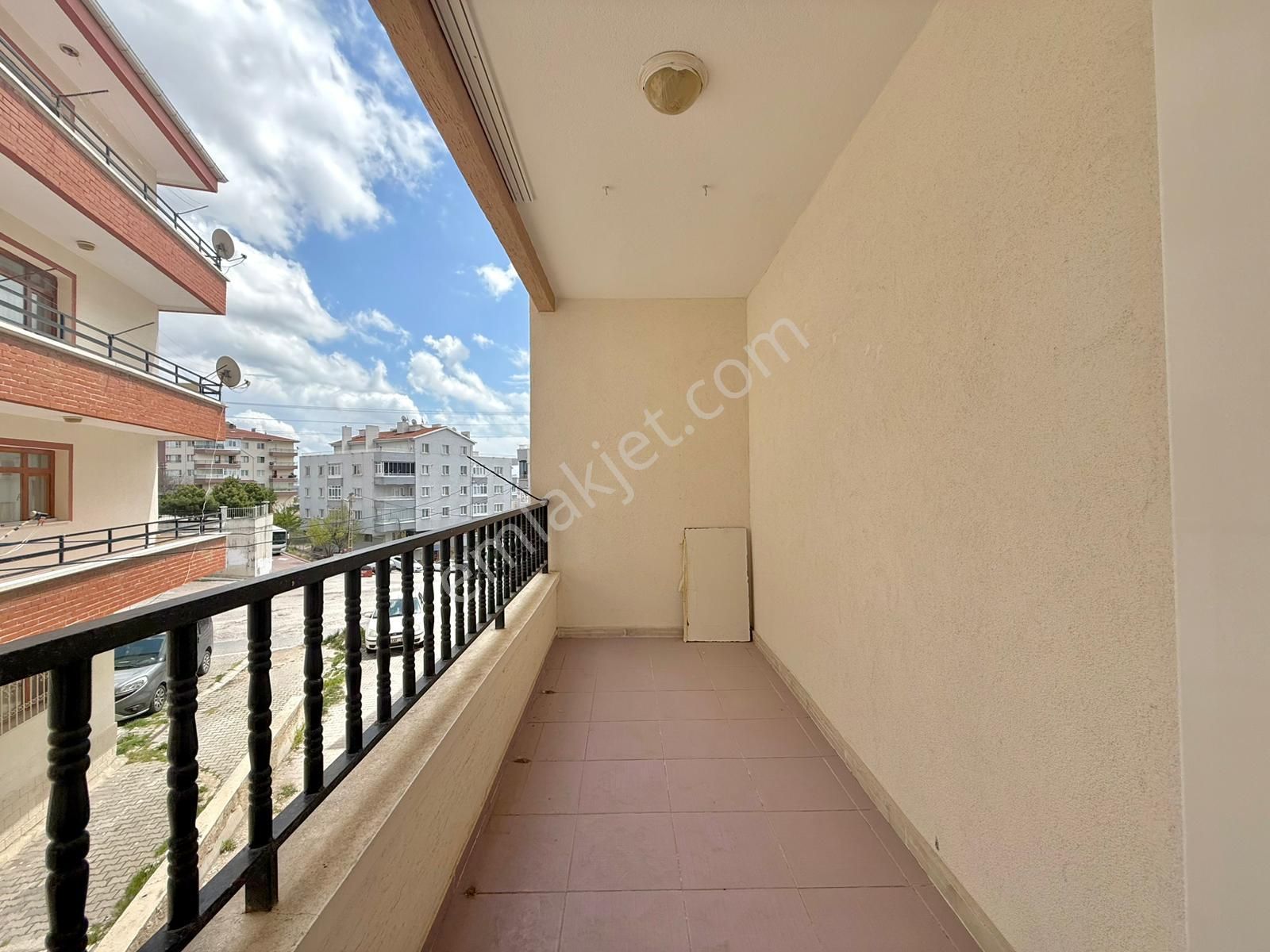 Kalecik Emlak'tan M Sinan Mah. 1.kat Ara Kat 130m² Kilerli Masrafsız 3+1 - Görsel 31