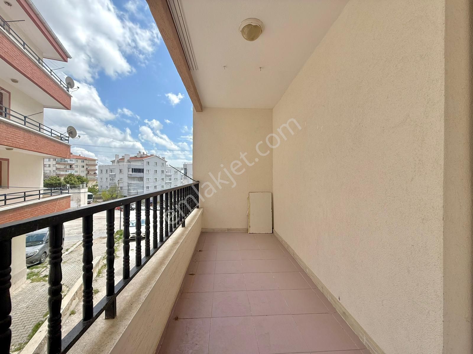 Kalecik Emlak'tan M Sinan Mah. 1.kat Ara Kat 130m² Kilerli Masrafsız 3+1 - Görsel 30