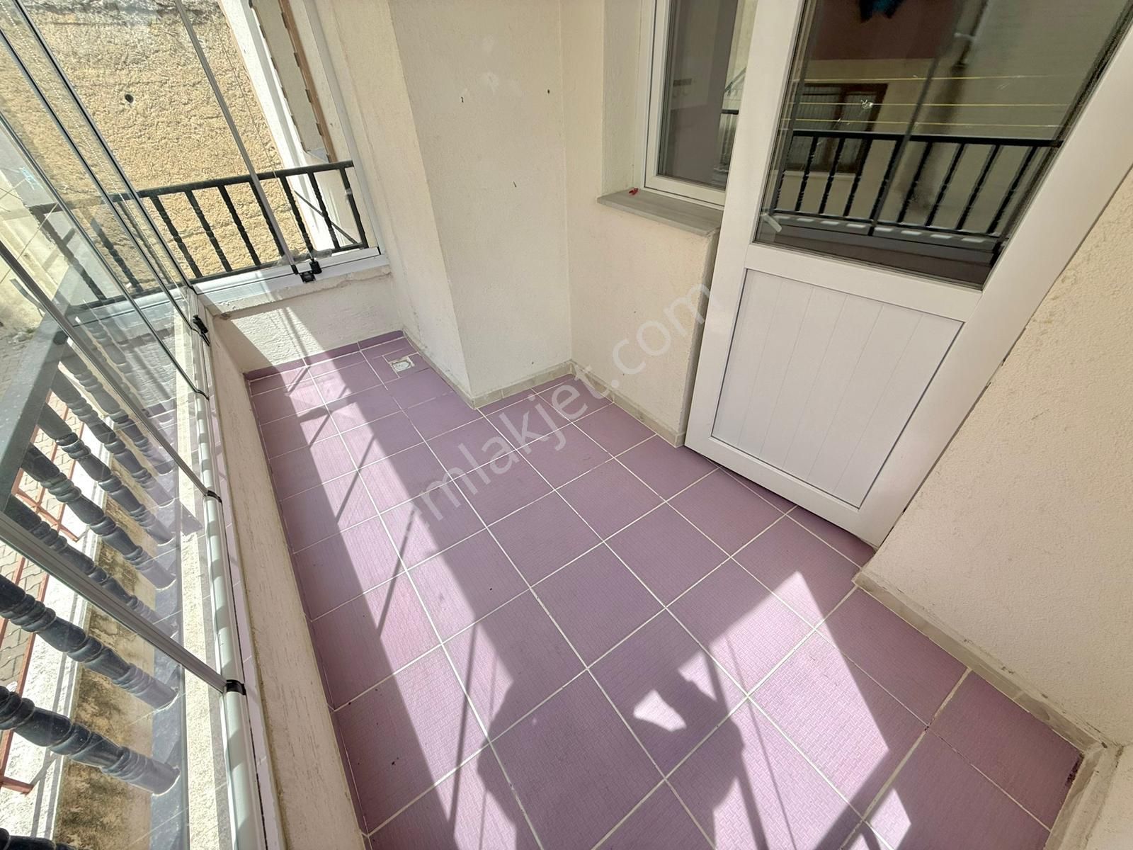 Kalecik Emlak'tan M Sinan Mah. 1.kat Ara Kat 130m² Kilerli Masrafsız 3+1 - Görsel 28