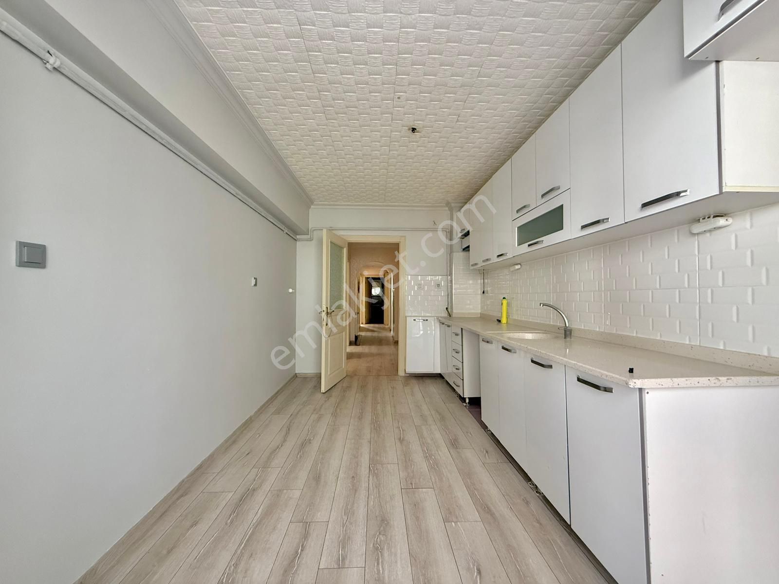 Kalecik Emlak'tan M Sinan Mah. 1.kat Ara Kat 130m² Kilerli Masrafsız 3+1 - Görsel 4