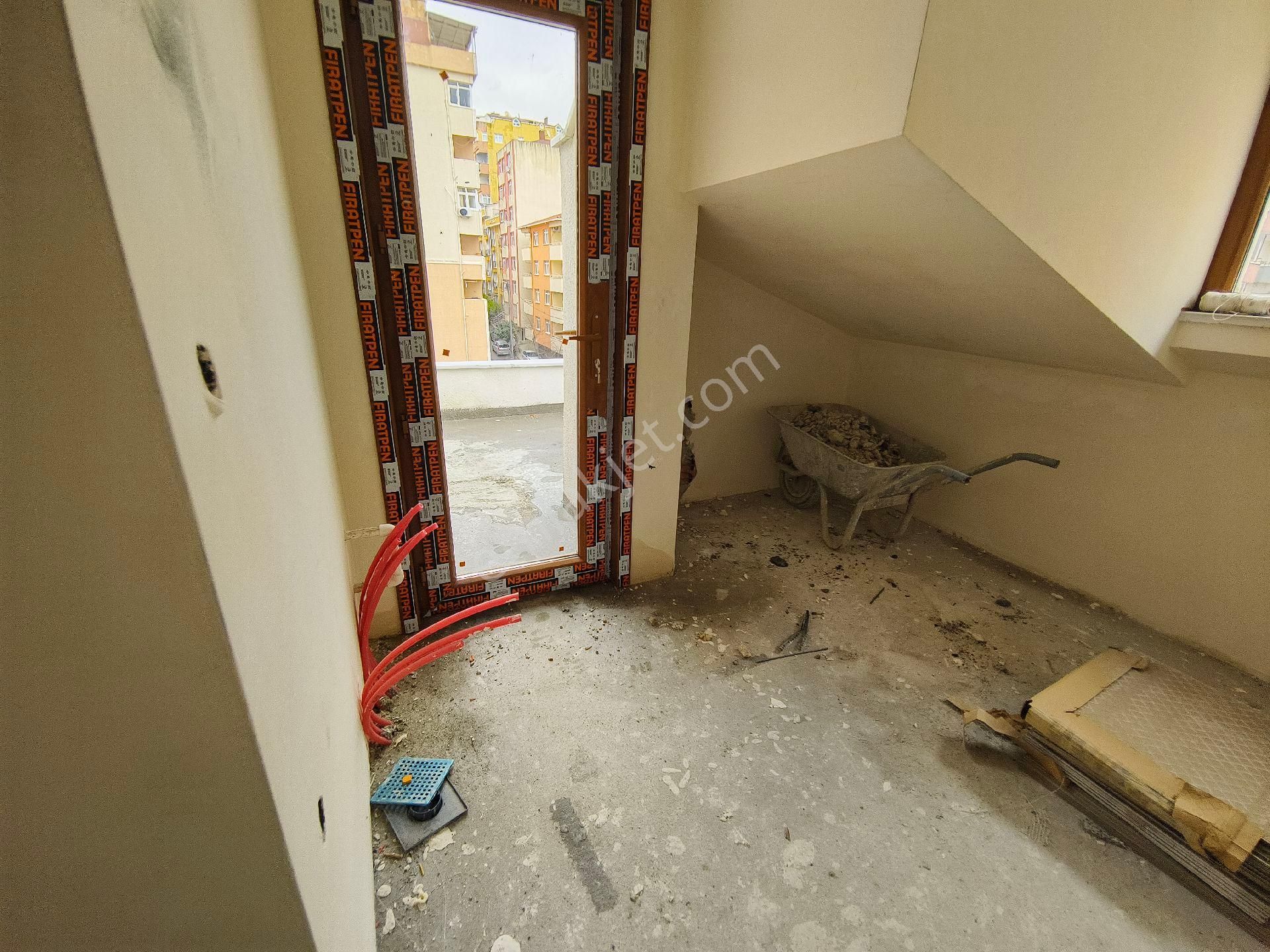 Güneyden Deniz Manzaralı. 6+2.160 M2 Karanlık Odasız Teraslı Dubleks - Görsel 4