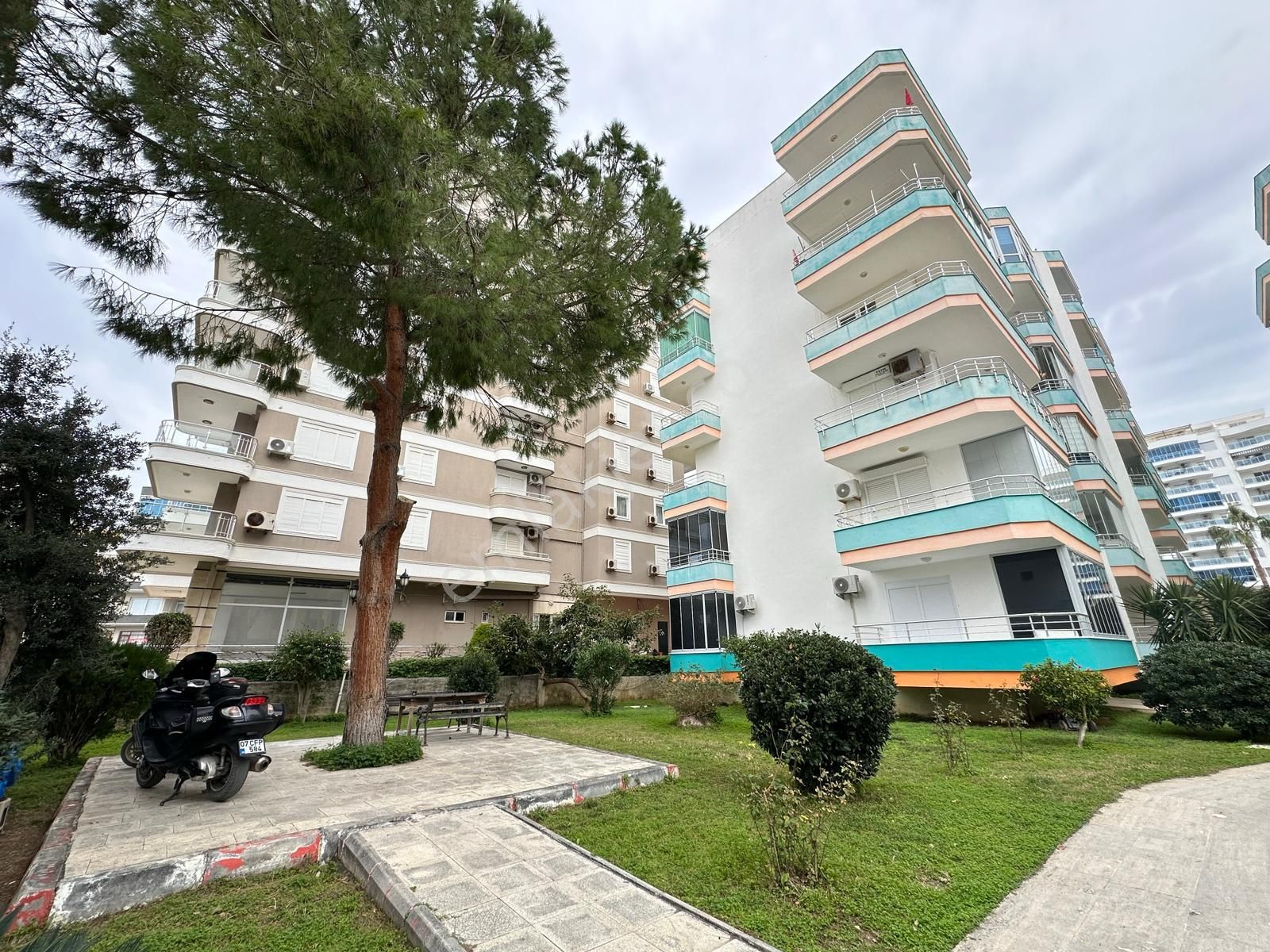 Alanya Mahmutlarda Satılık 2+1 Fırsat Denize Sıfır 2.ci Bina Satılık Daire - Görsel 3