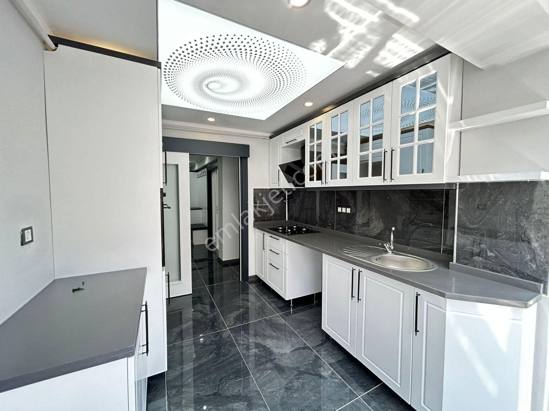 Taner'den Dikmen İlker'de 3+1 Süper Lüks Şehir Manzaralı Ebeveyn Banyolu - Görsel 21