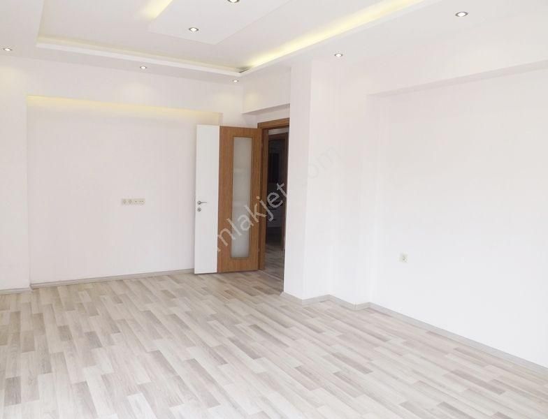 Mertcan Dan Yakacık Meydana Yürüme Site İçi 3+1 Ebeveyn Banyolu - Görsel 6