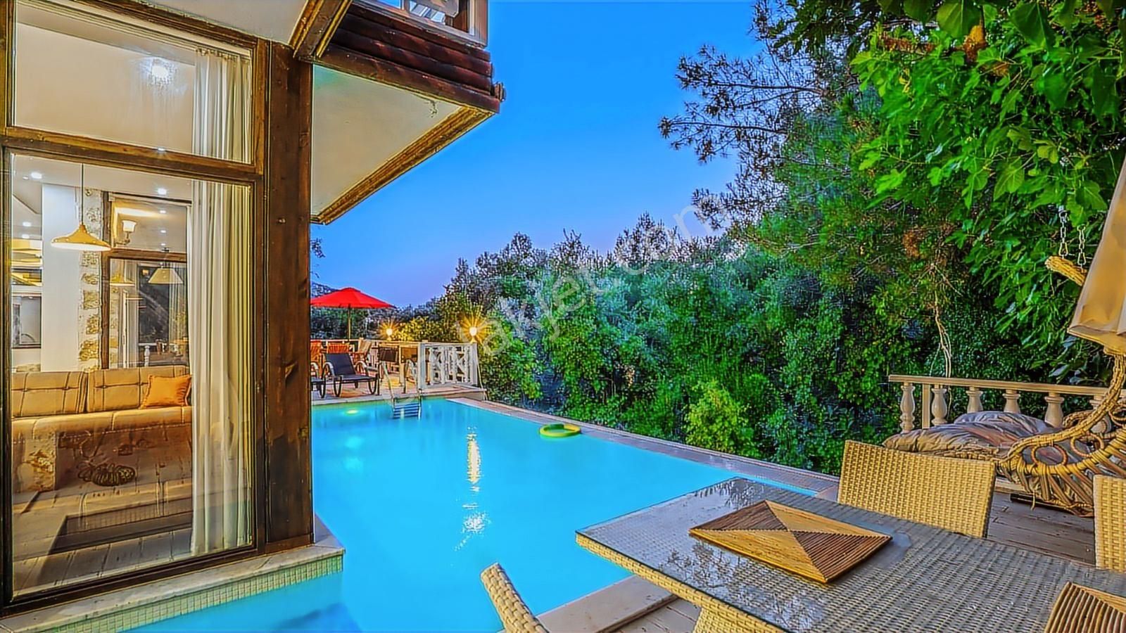 Yapı Kayıtlı Süresiz Turizm Belgeli 2+2 Villa - Görsel 8