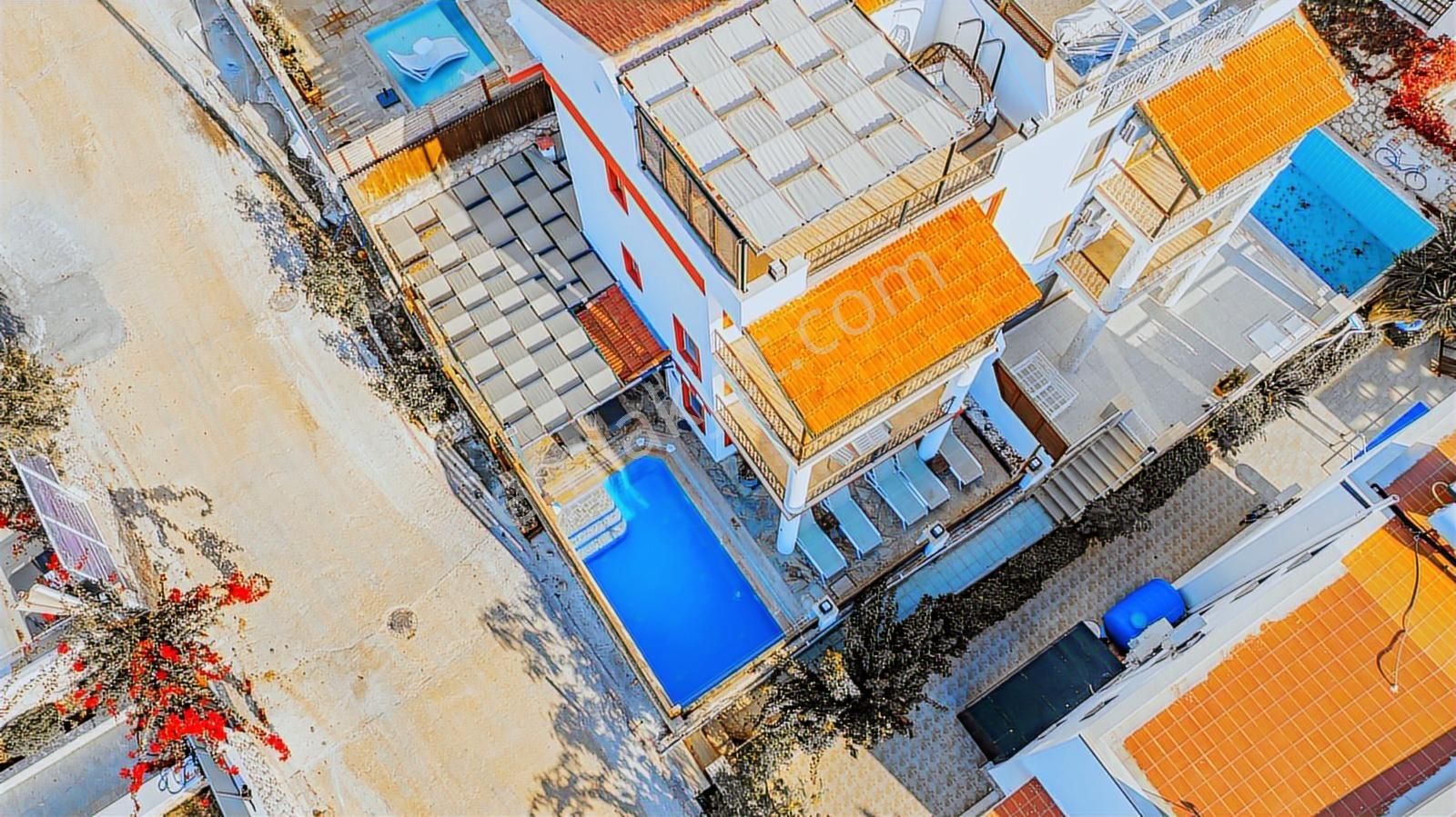 Kalkan'da Özel Havuzlu İmarlı (4+1) Belgeli Tripleks Villa - Görsel 3