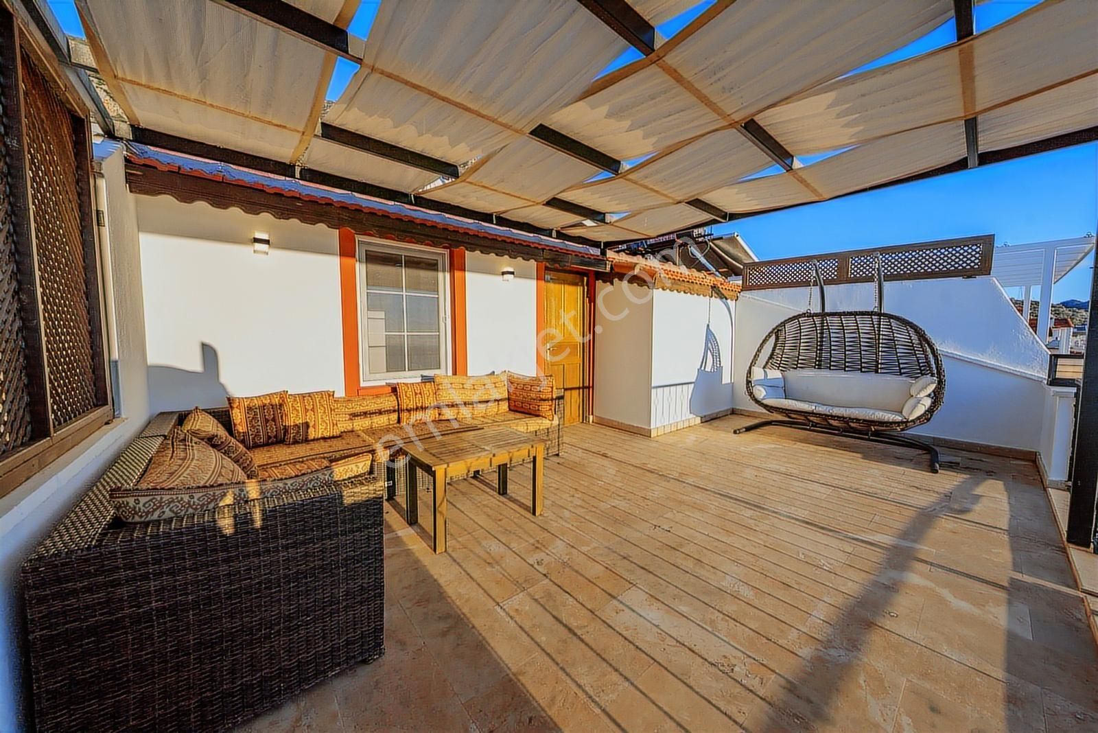 Kalkan'da Özel Havuzlu İmarlı (4+1) Belgeli Tripleks Villa - Görsel 26