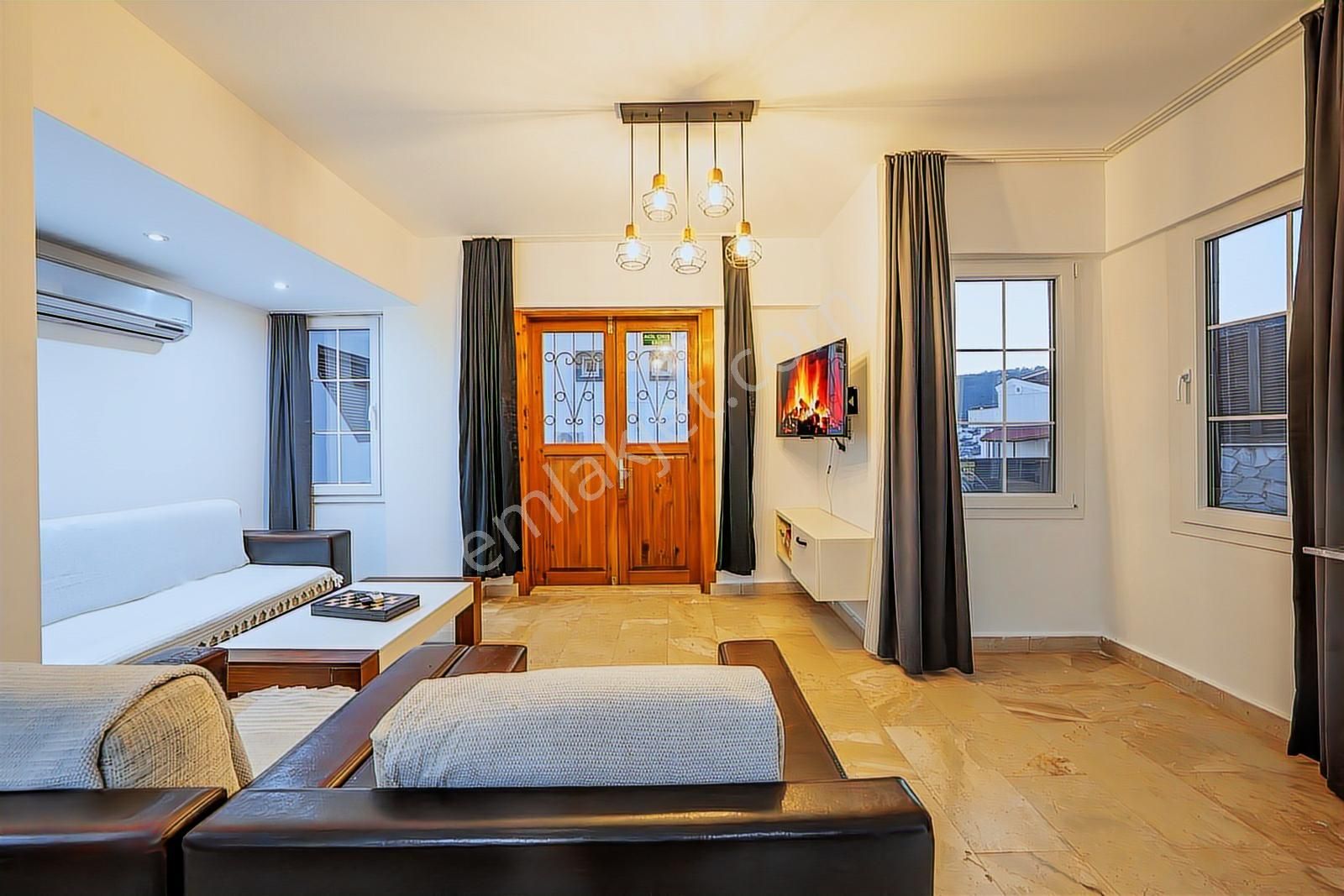 Kalkan'da Özel Havuzlu İmarlı (4+1) Belgeli Tripleks Villa - Görsel 8