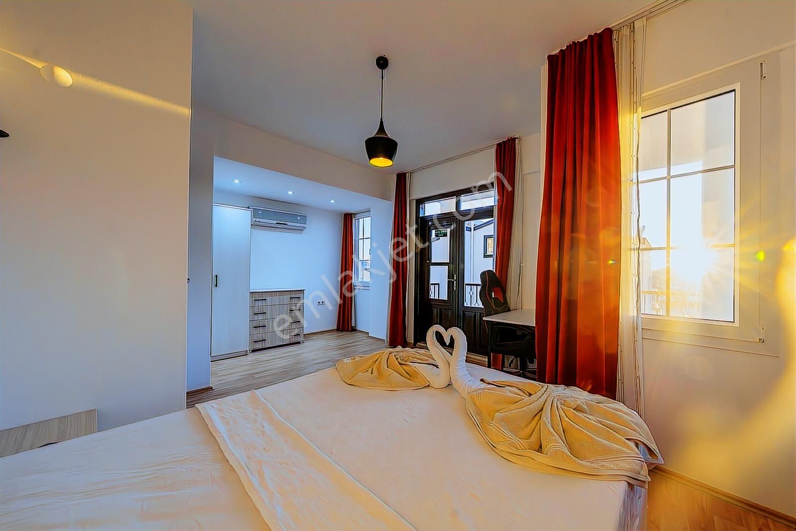 Kalkan'da Özel Havuzlu İmarlı (4+1) Belgeli Tripleks Villa - Görsel 21