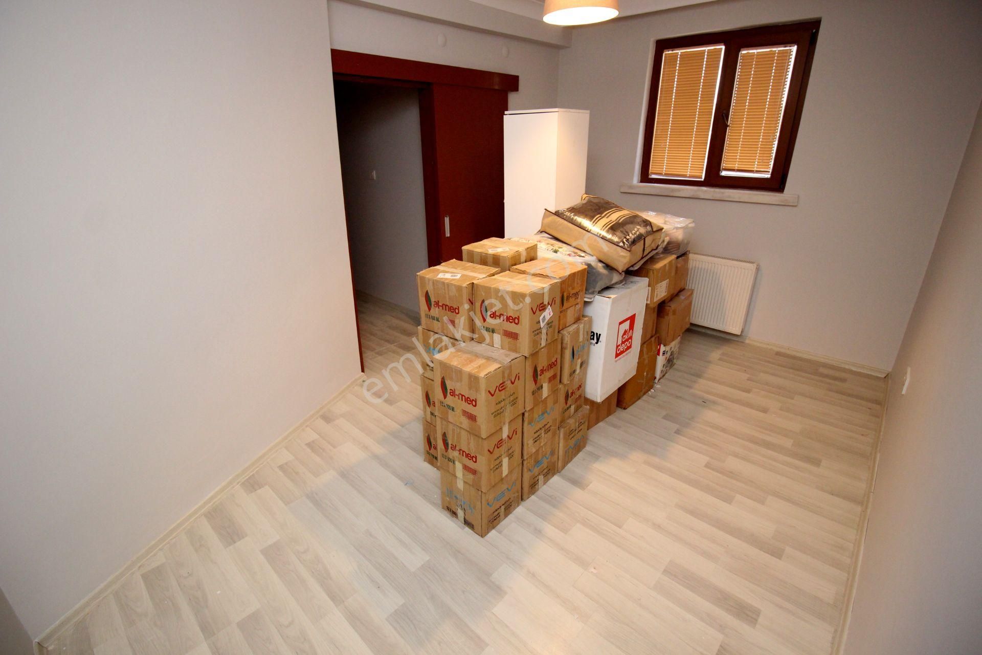 Emre Emlak'tan Güzelkent'te Oturuma Hazır İçi Yapılı Satılık 3+1 İtalyan Dubleks Daire - Görsel 18