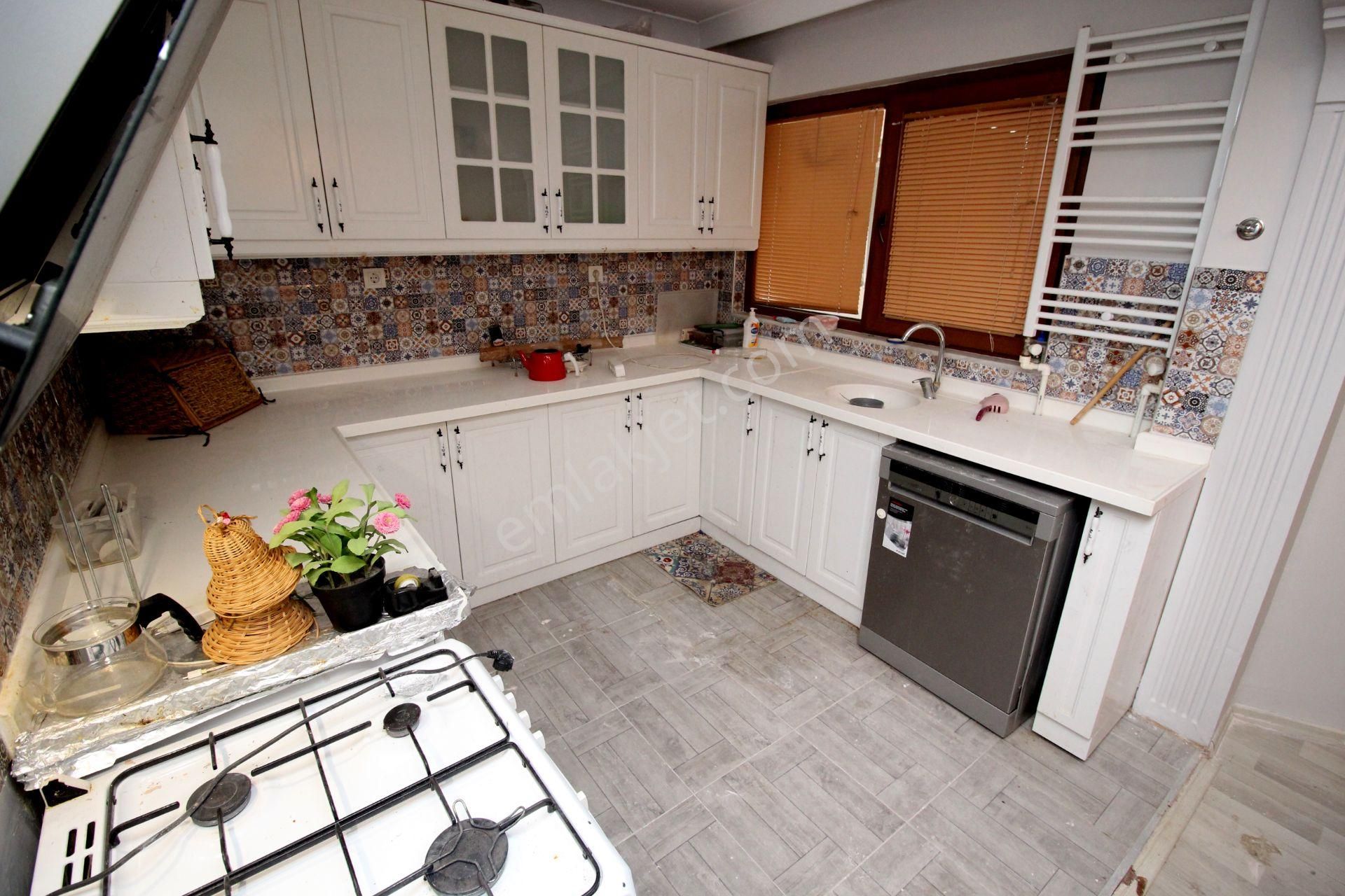 Emre Emlak'tan Güzelkent'te Oturuma Hazır İçi Yapılı Satılık 3+1 İtalyan Dubleks Daire - Görsel 4