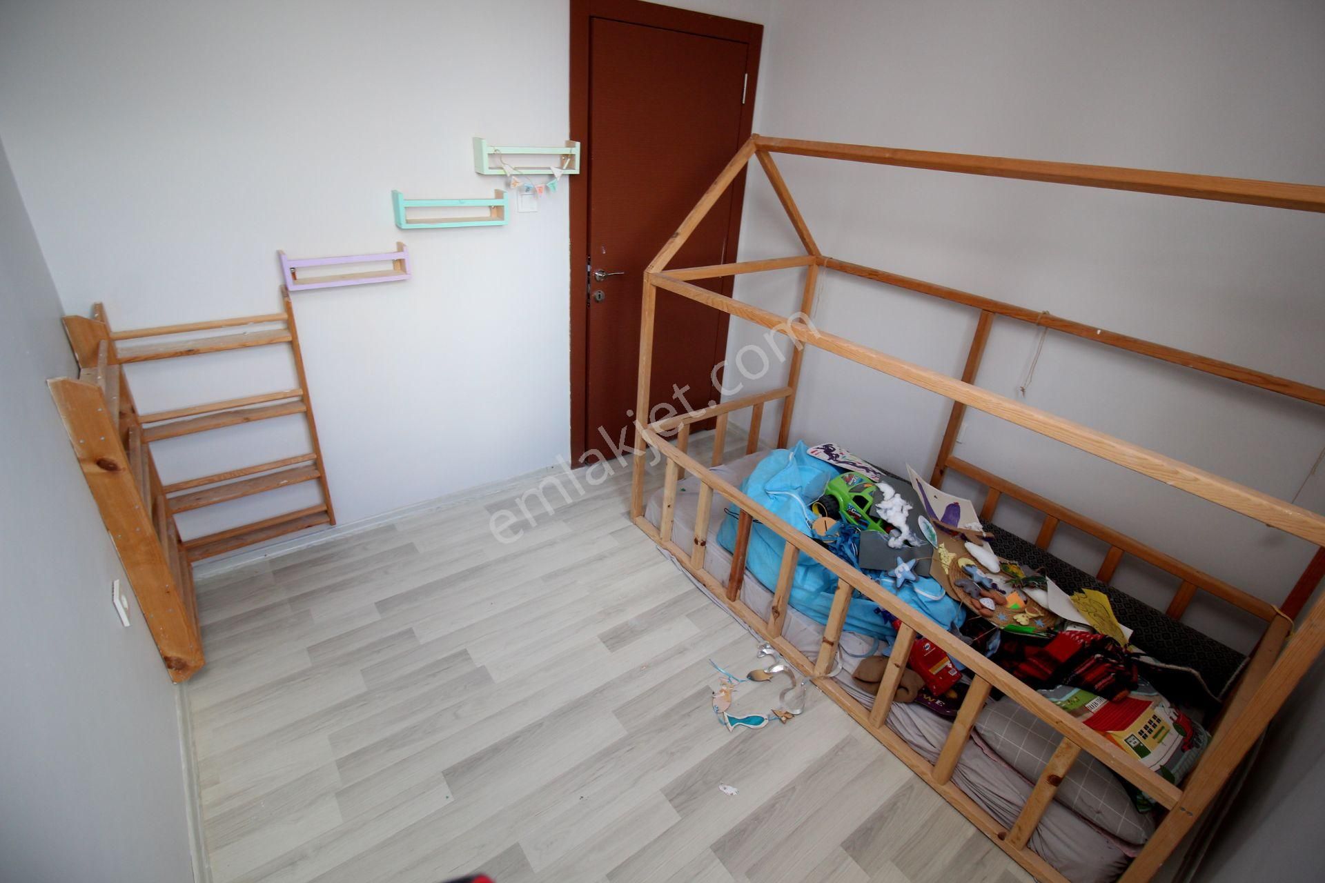 Emre Emlak'tan Güzelkent'te Oturuma Hazır İçi Yapılı Satılık 3+1 İtalyan Dubleks Daire - Görsel 19