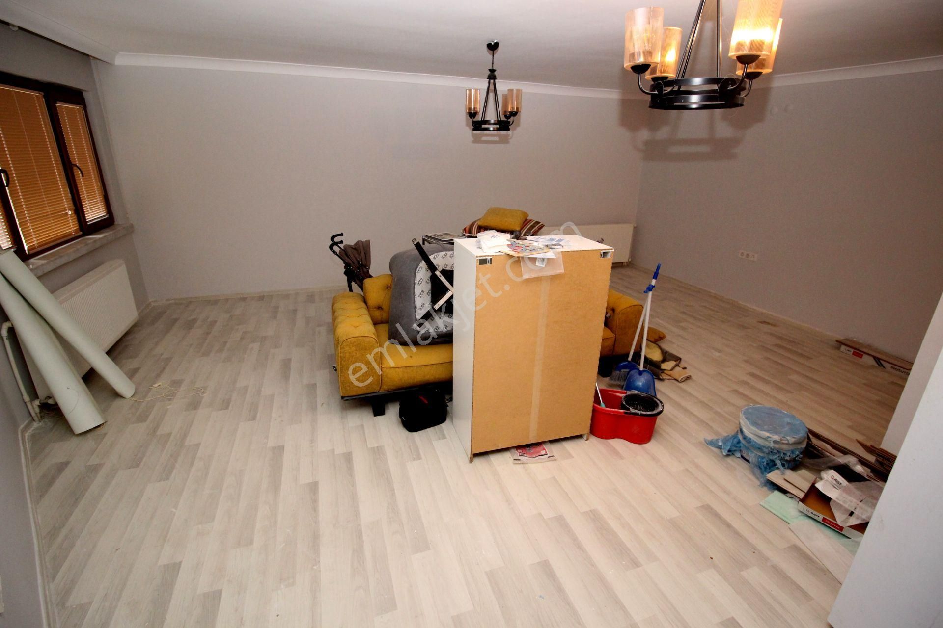 Emre Emlak'tan Güzelkent'te Oturuma Hazır İçi Yapılı Satılık 3+1 İtalyan Dubleks Daire - Görsel 10