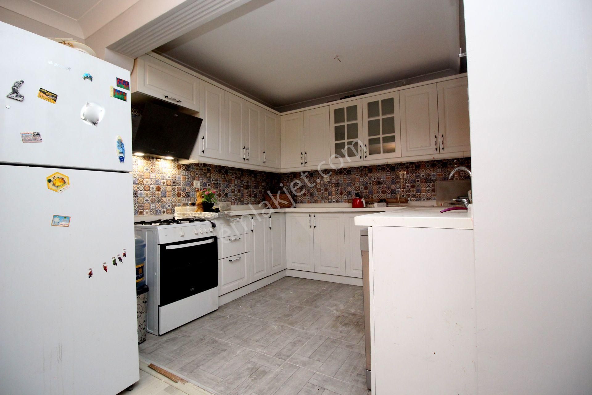 Emre Emlak'tan Güzelkent'te Oturuma Hazır İçi Yapılı Satılık 3+1 İtalyan Dubleks Daire - Görsel 2