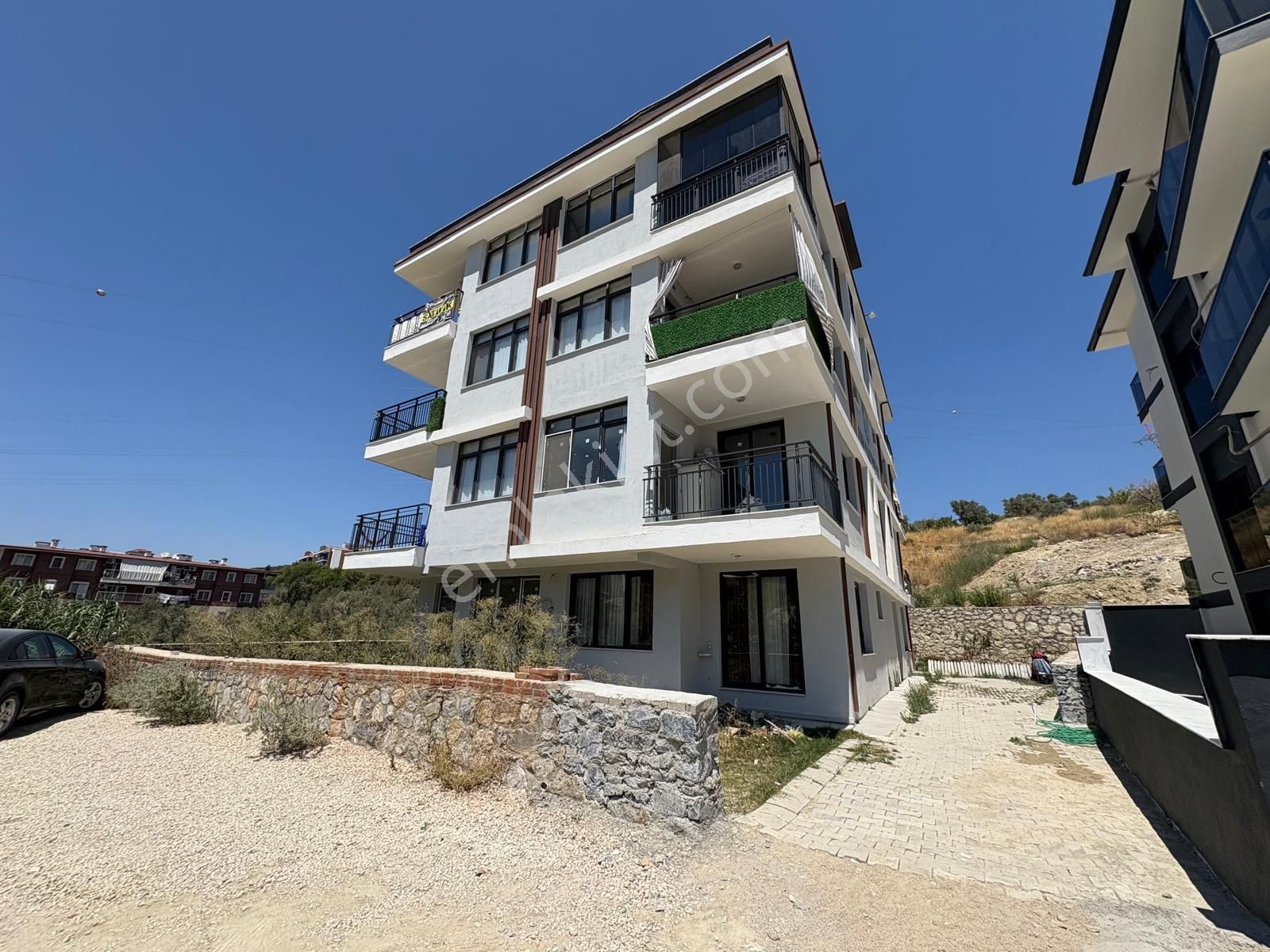 Satılık 1+1 Eşyalı Bahçe Katı Daire – Kuşadası (garaj Arkası / Kirazlı Yolu Yakını)