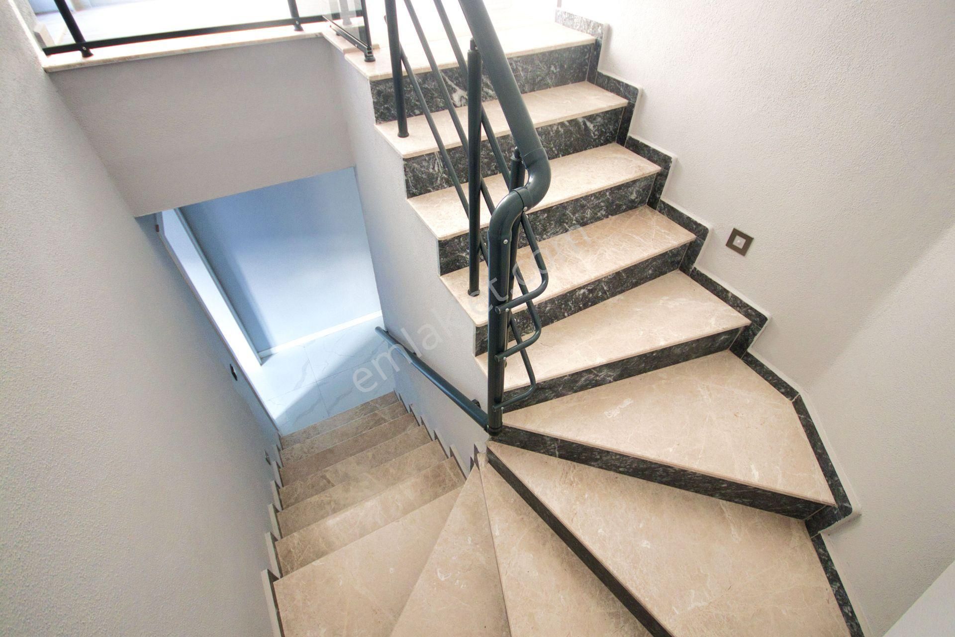 🛑🛑aktif'ten Akçay'da Konforu Arayanlara Satılık Çift Teraslı Asansörlü 3+1 Geniş Kullanım Dublex - Görsel 8