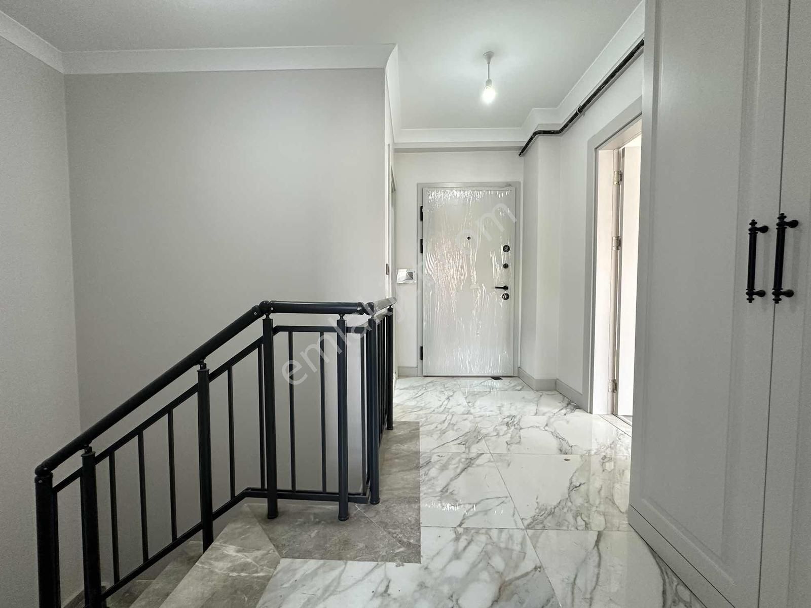 Darıca Cami Mahallesi 3+1 200m2 Lüks Bahçe Dubleksi - Görsel 27