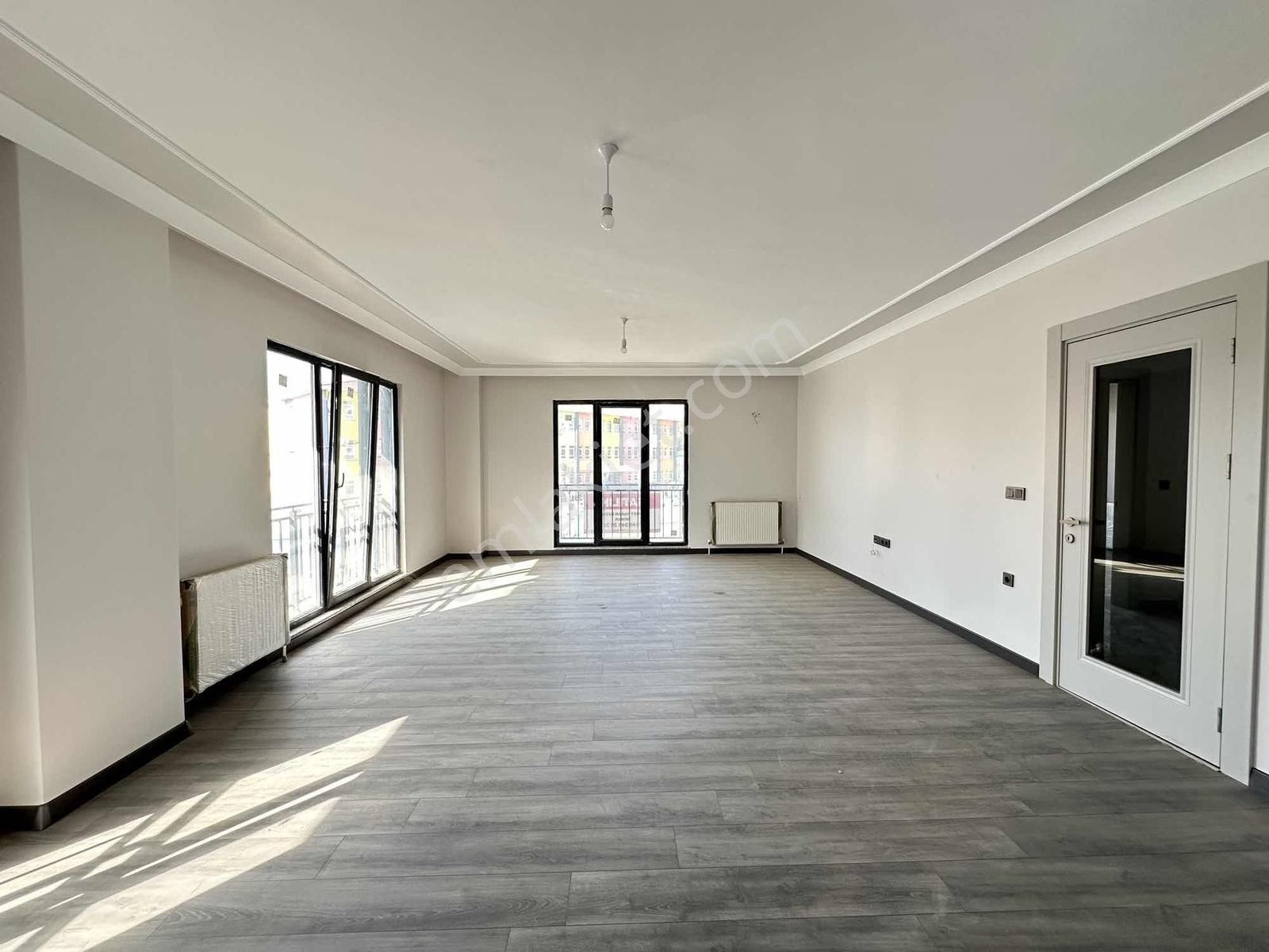 Darıca Cami Mahallesi 3+1 200m2 Lüks Bahçe Dubleksi