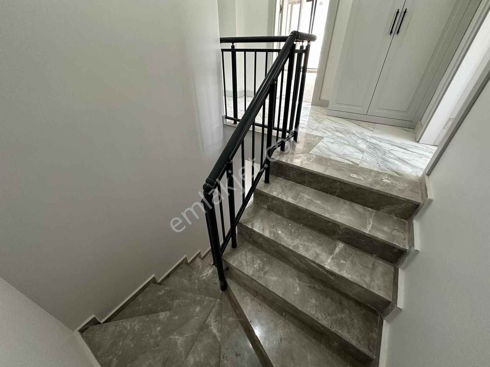 Darıca Cami Mahallesi 3+1 200m2 Lüks Bahçe Dubleksi - Görsel 9