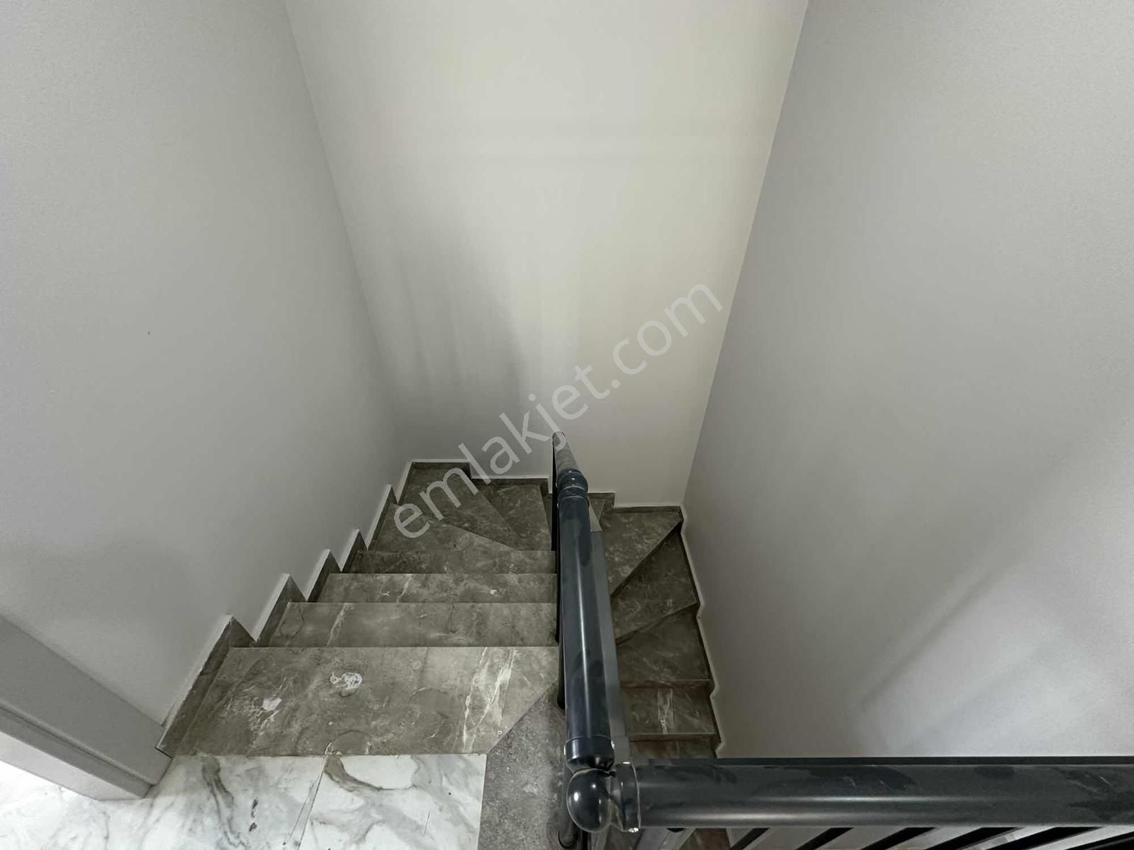 Darıca Cami Mahallesi 3+1 200m2 Lüks Bahçe Dubleksi - Görsel 18