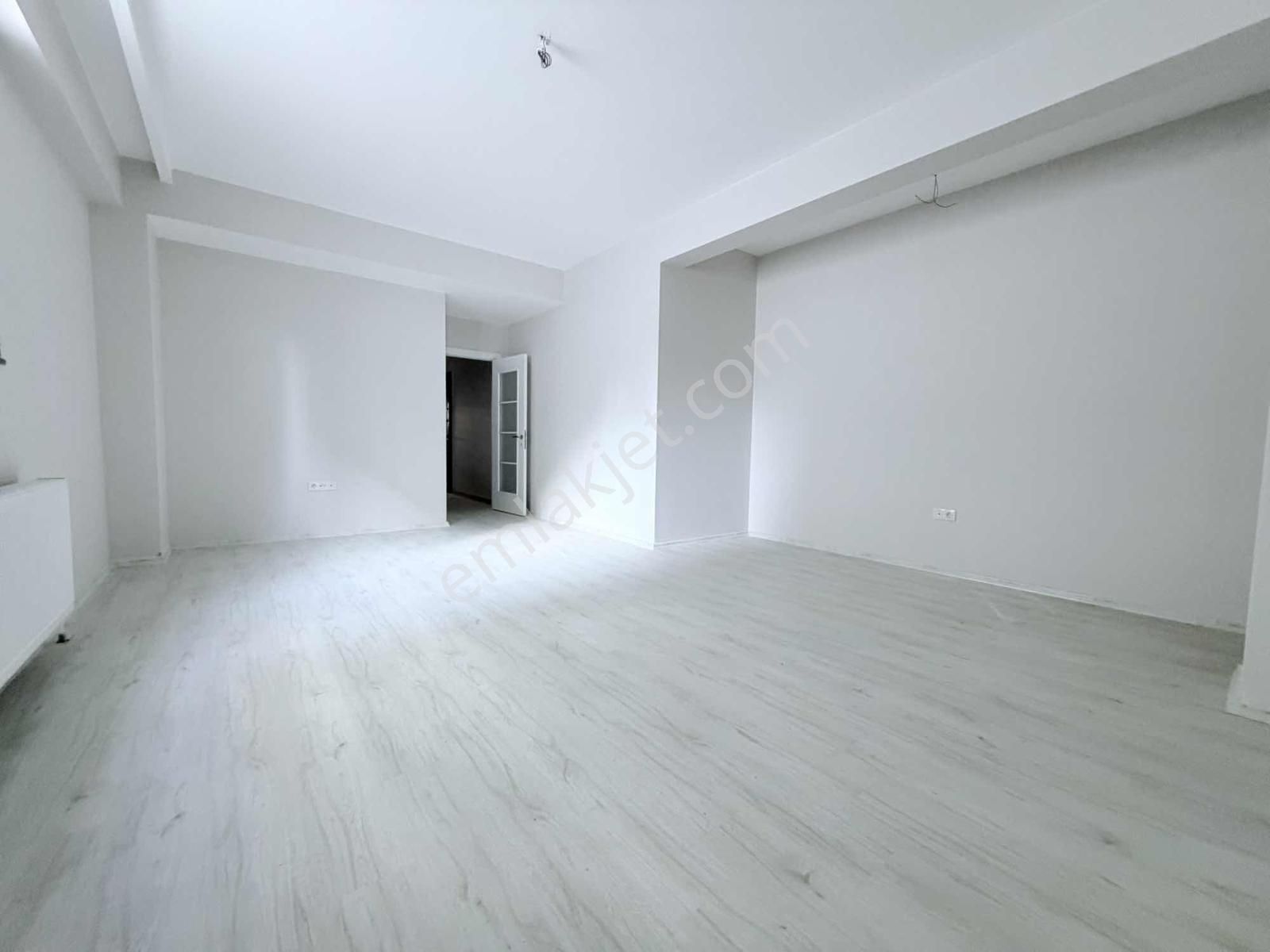 Atatürk Cad 2 Aile Nin Kullanabileceği Çift Girişli 5+2 210m2 - Görsel 11