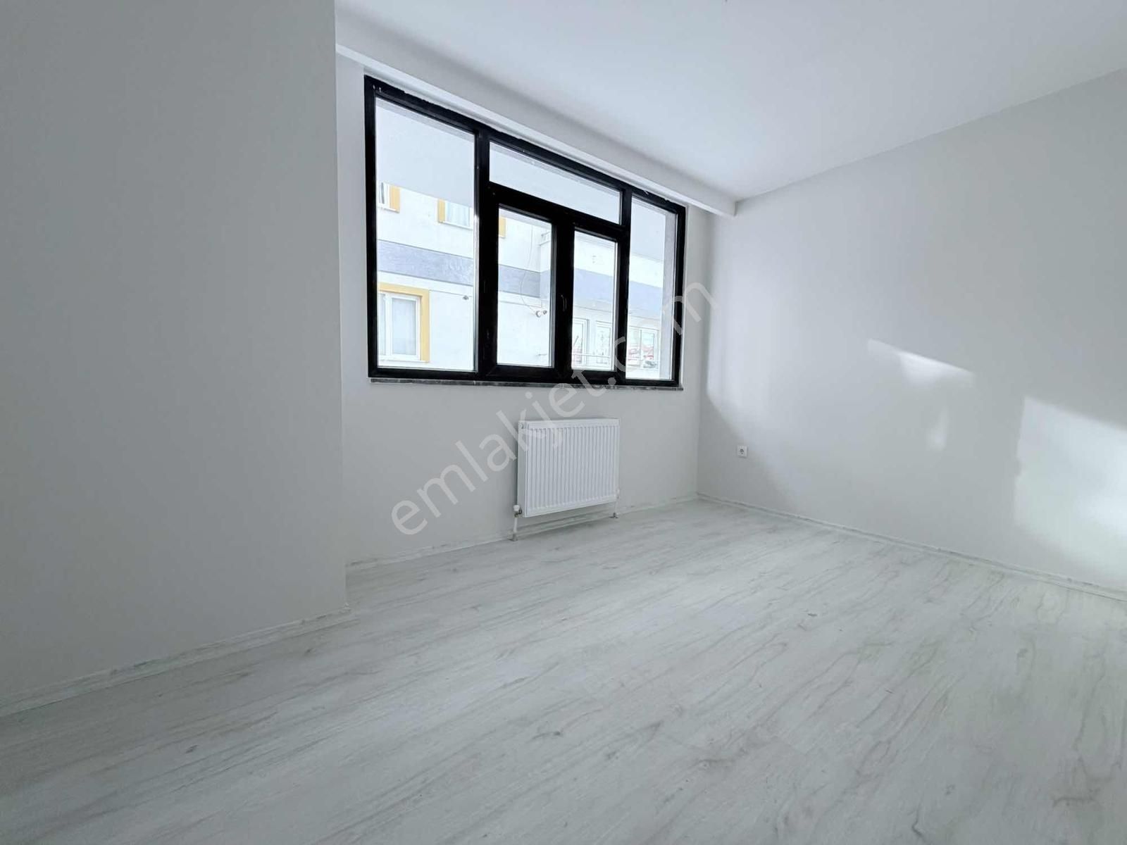 Atatürk Cad 2 Aile Nin Kullanabileceği Çift Girişli 5+2 210m2 - Görsel 9