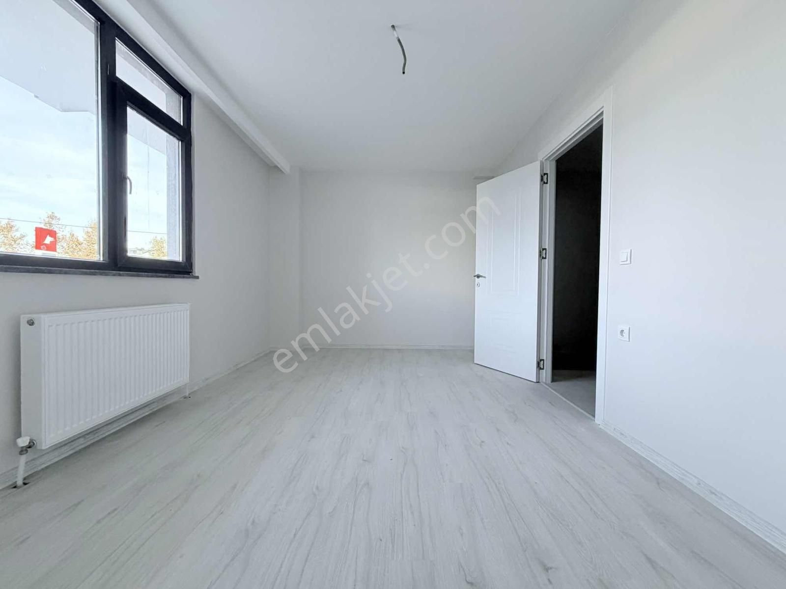 Atatürk Cad 2 Aile Nin Kullanabileceği Çift Girişli 5+2 210m2 - Görsel 22