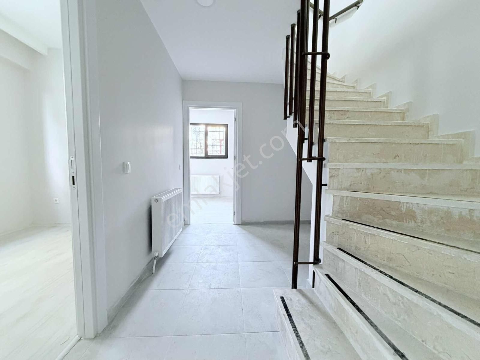 Atatürk Cad 2 Aile Nin Kullanabileceği Çift Girişli 5+2 210m2 - Görsel 3