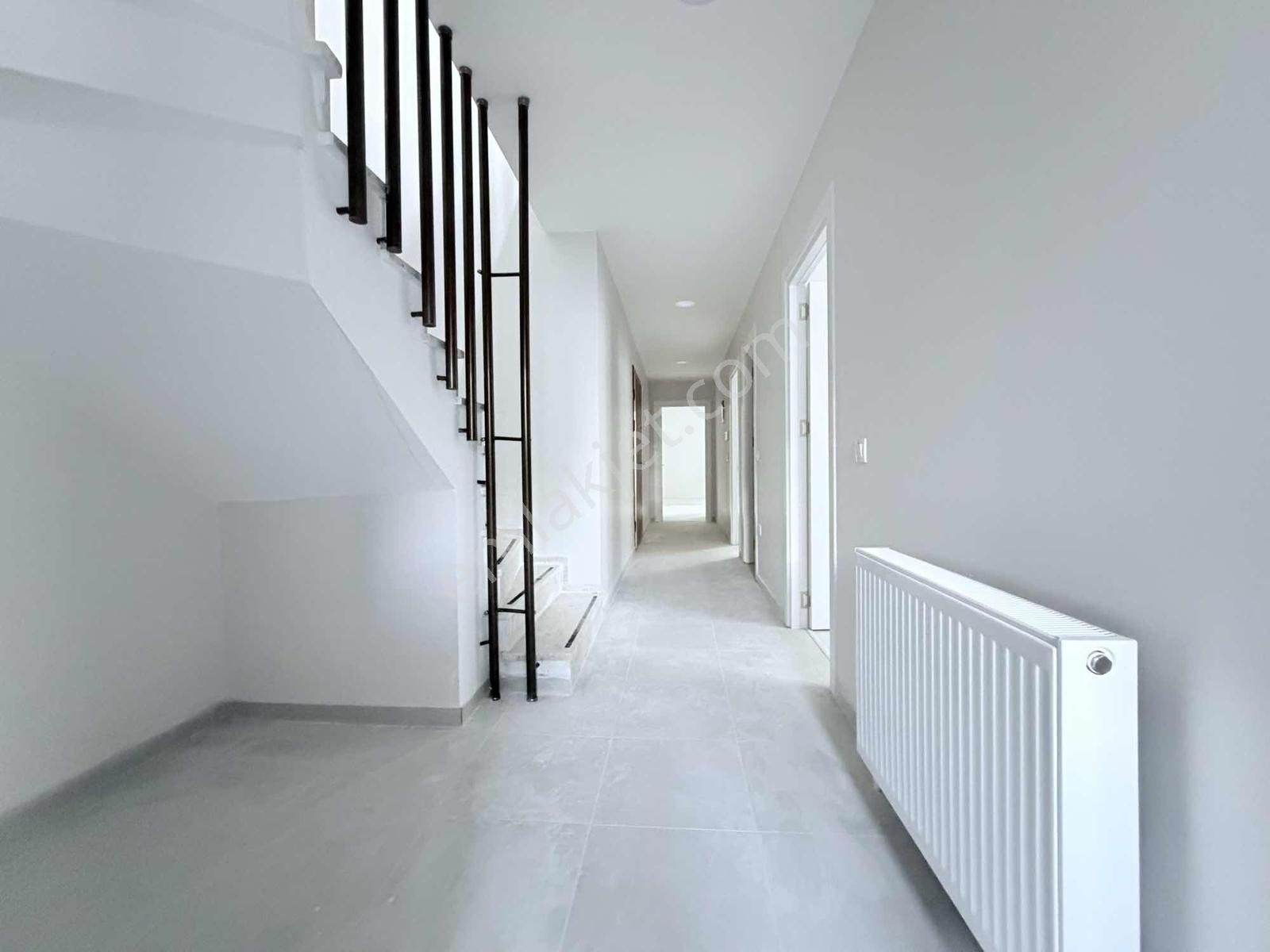 Atatürk Cad 2 Aile Nin Kullanabileceği Çift Girişli 5+2 210m2 - Görsel 14