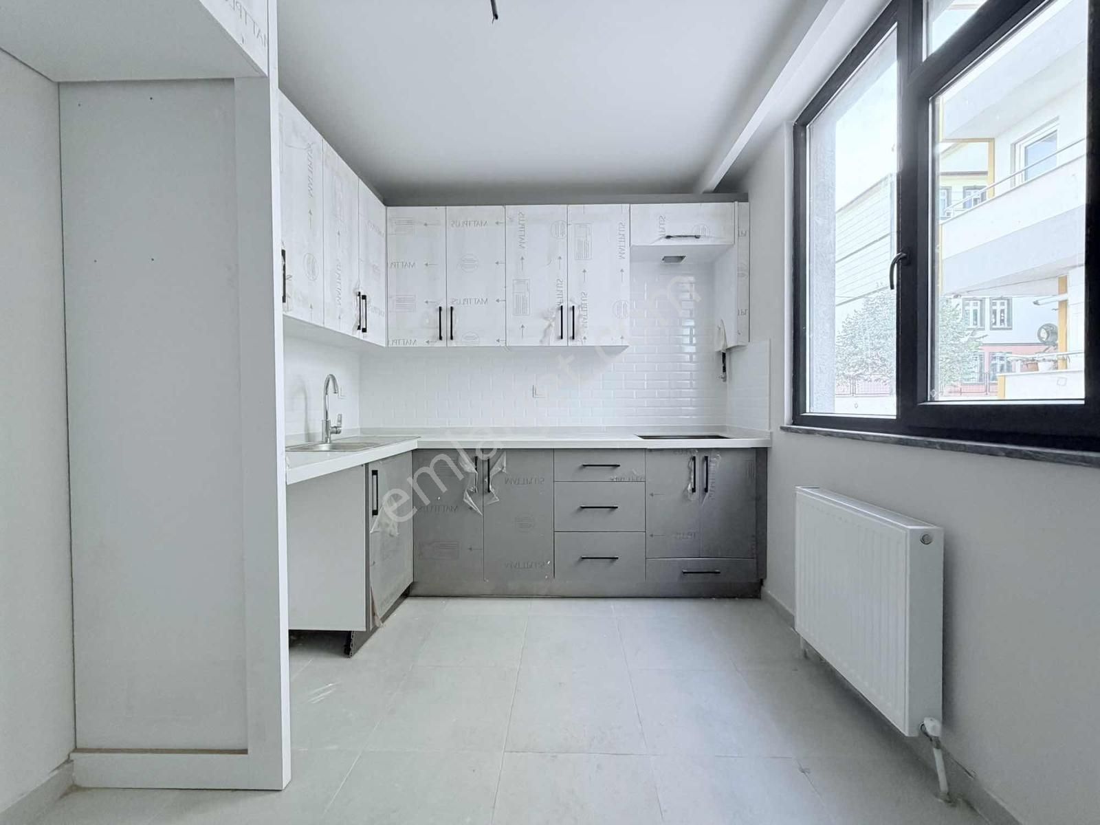 Atatürk Cad 2 Aile Nin Kullanabileceği Çift Girişli 5+2 210m2 - Görsel 21