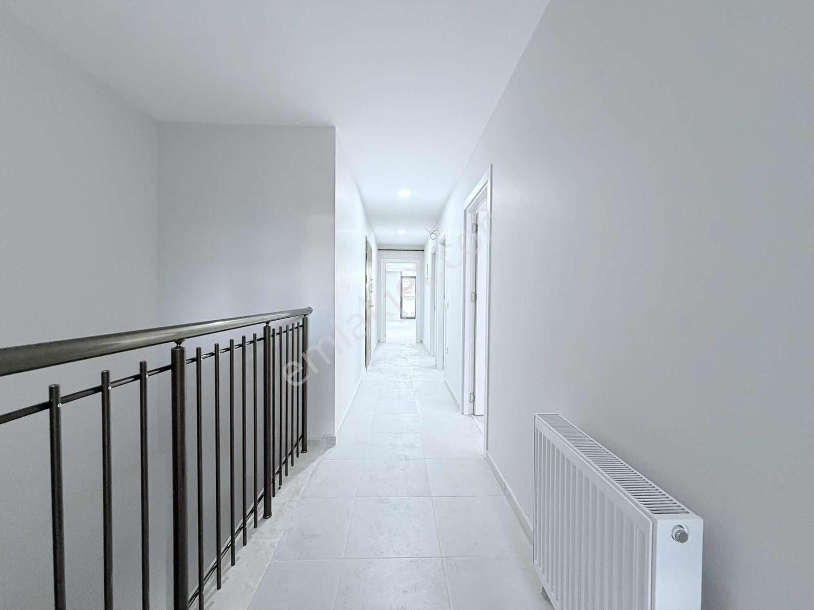 Atatürk Cad 2 Aile Nin Kullanabileceği Çift Girişli 5+2 210m2 - Görsel 28