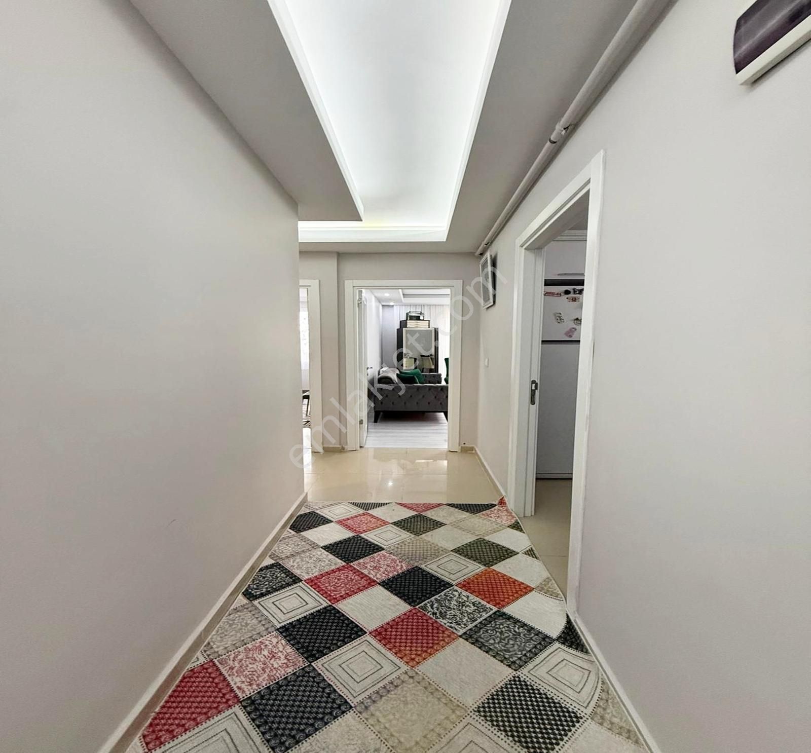 Beylikdüzü Merkezi Konum Kısa Katlı Bina'da Oturuma Uygun 3+1 !! - Görsel 2