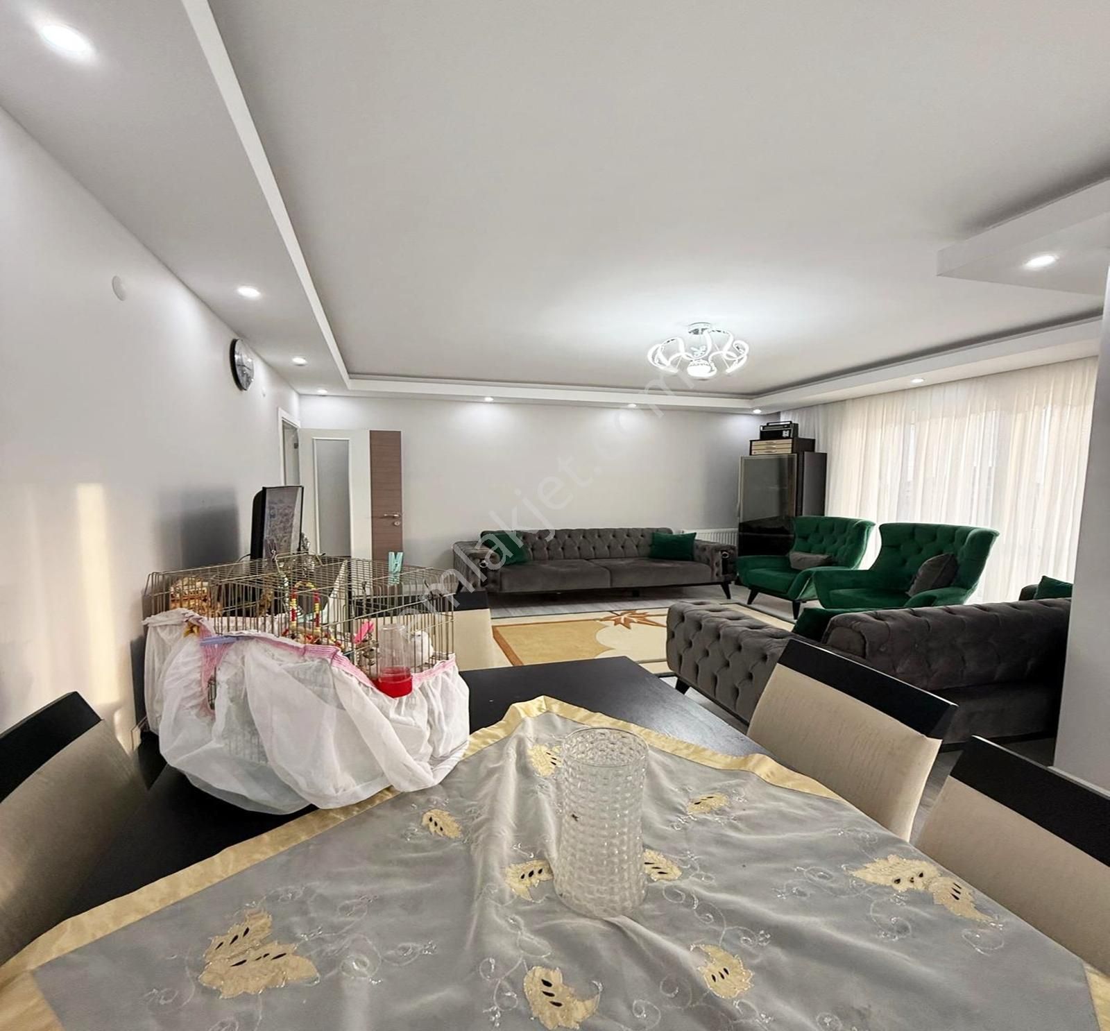 Beylikdüzü Merkezi Konum Kısa Katlı Bina'da Oturuma Uygun 3+1 !! - Görsel 11