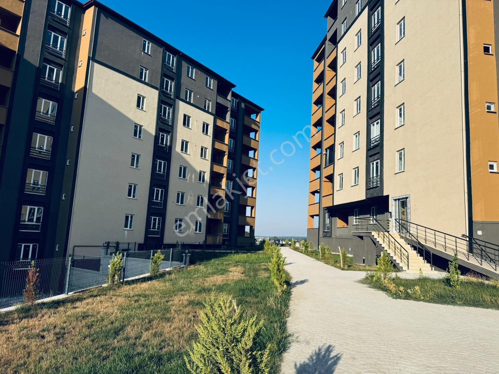 2,49_faiz Oranıy'la_istasyon Mah'de Hızlı Tren'e Komşu/ Site İçerisinde/ İskanlı Sıfır 3+1 - Görsel 32