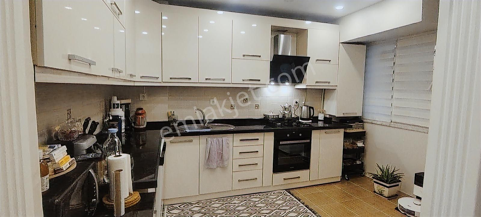 Engın Erdem Den Satılık 3+1 Metrobüs Durağına 30 Mt - Görsel 11