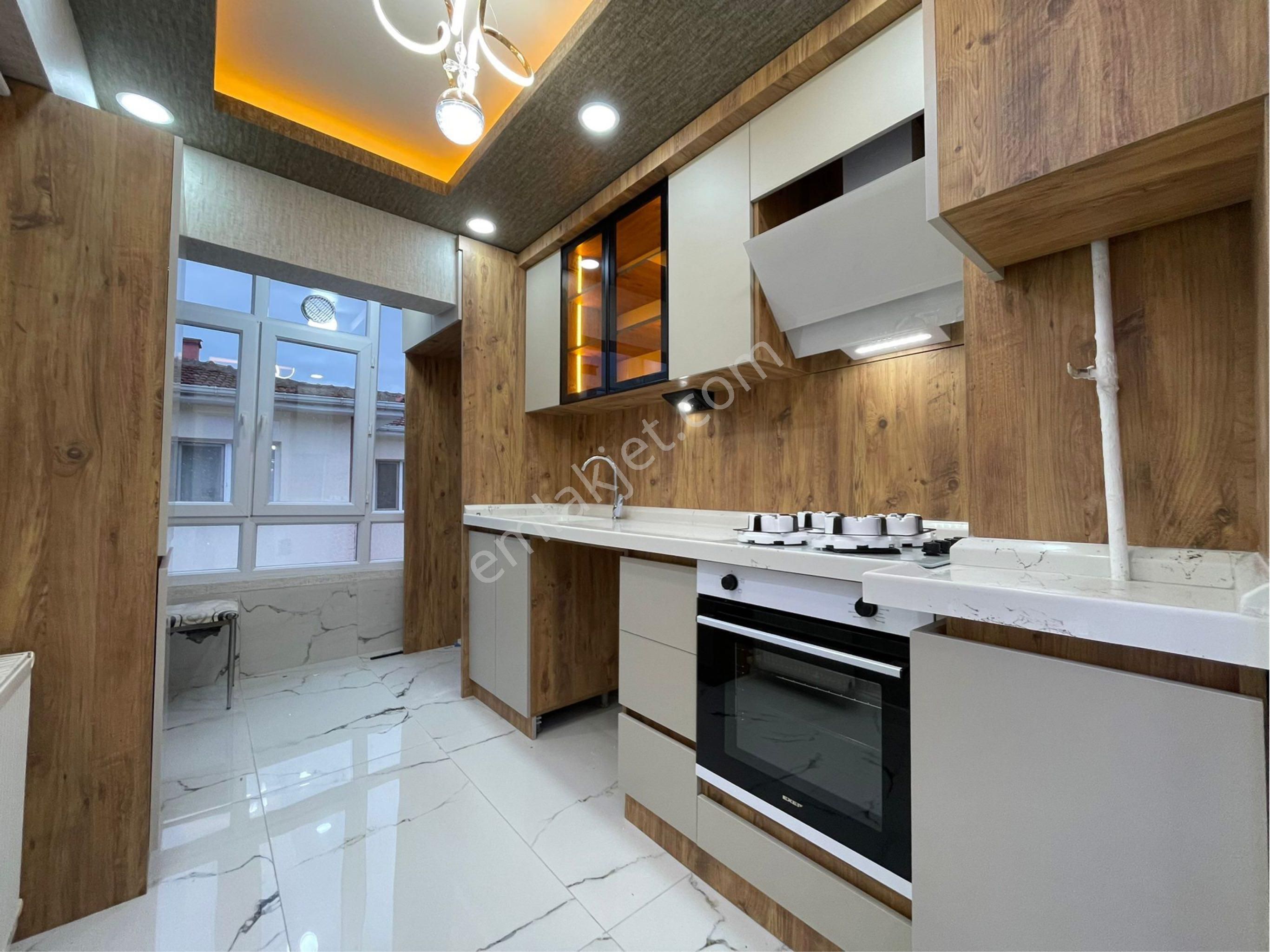 Sincan İstasyon Mh.'de 3+1 Bağımsız Katta Ön Cephe Full Yapılı Satılık Daire