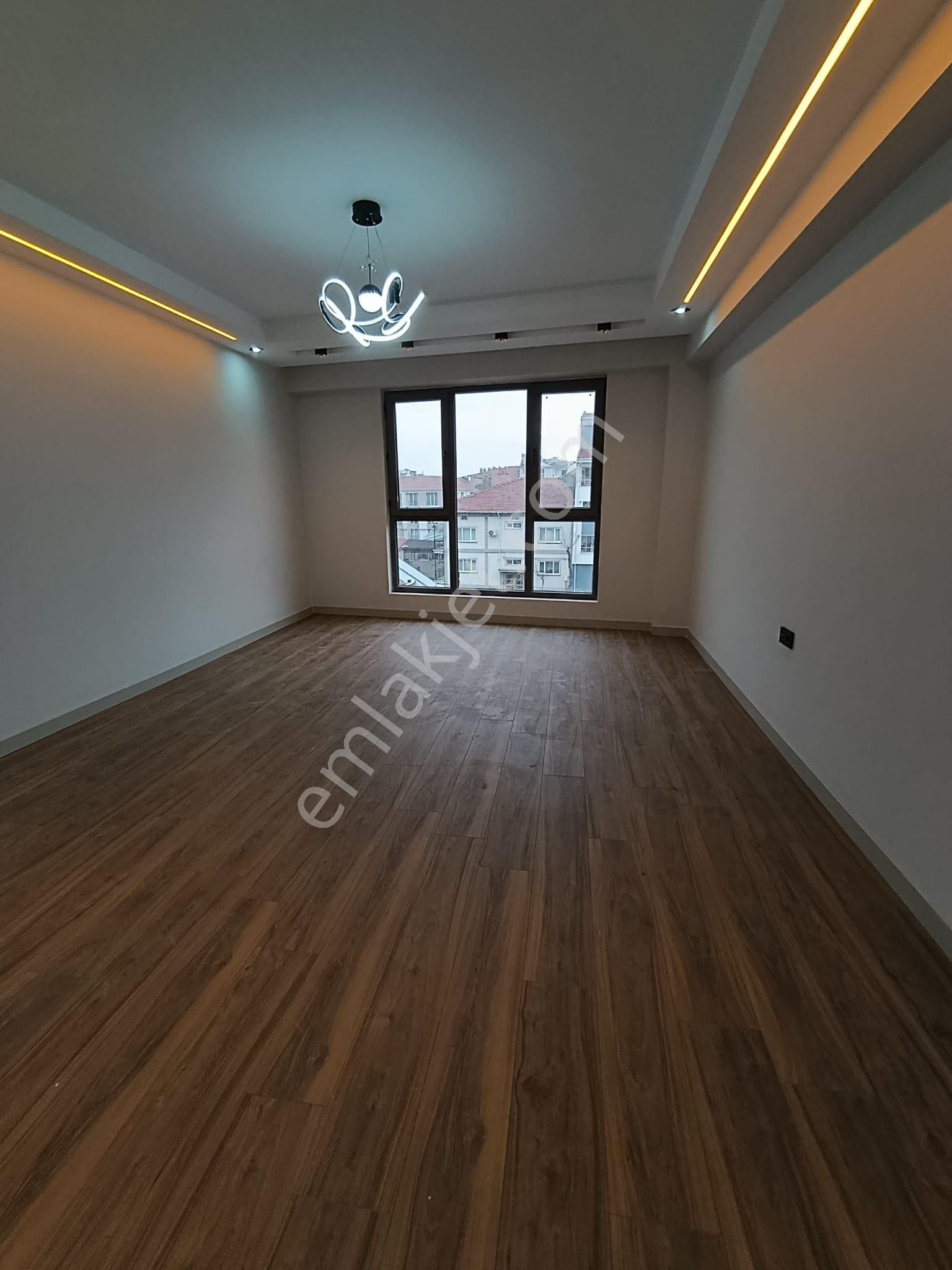 Şirintepe De Ebeveyn Banyolu 2+1 Sıfır Daire - Görsel 6