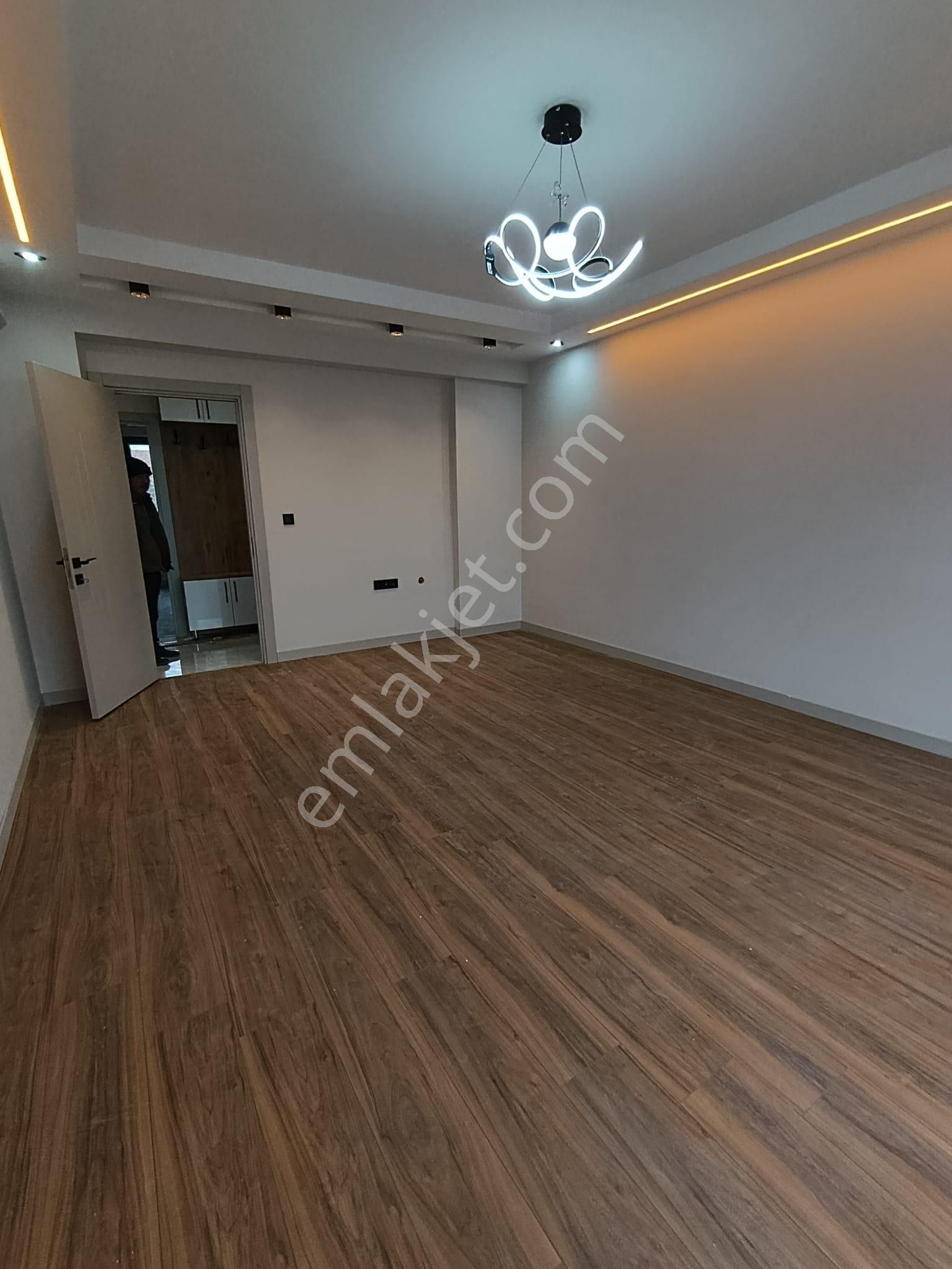 Şirintepe De Ebeveyn Banyolu 2+1 Sıfır Daire - Görsel 8