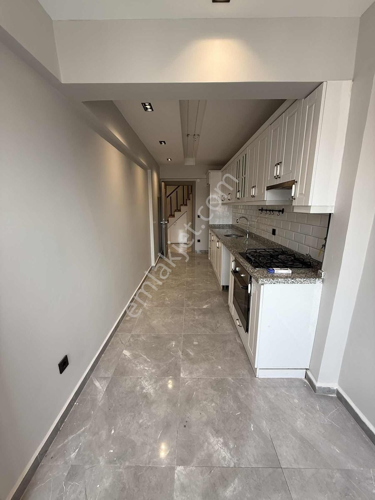 Dağtekin Yapı'dan 5+2 Geniş Teras Merkezi Konumda Dubleks Daire - Görsel 32