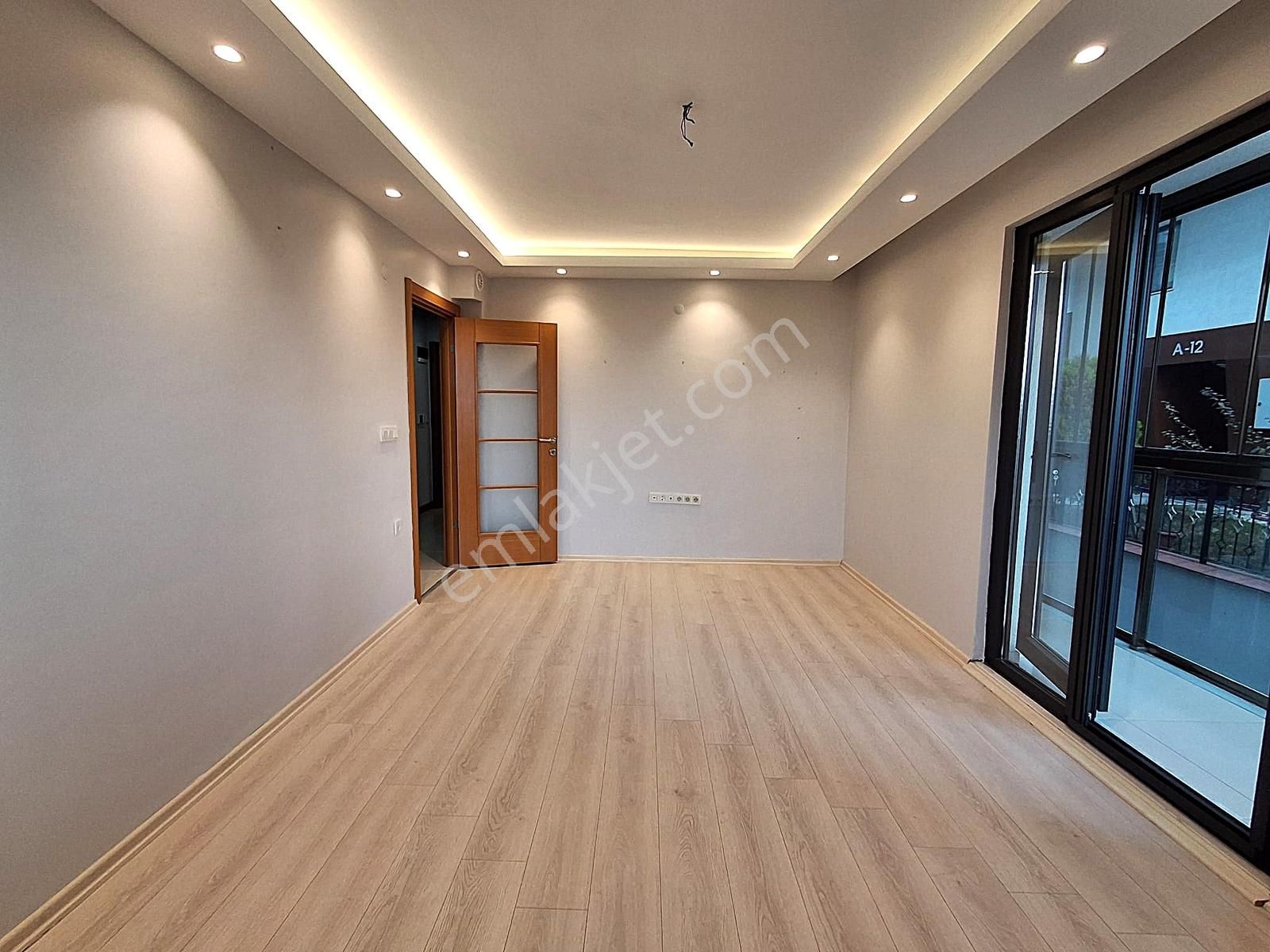 Kazım Karabekir Mah. Site İçerisinde 2+1 Arakat Satılık Daire