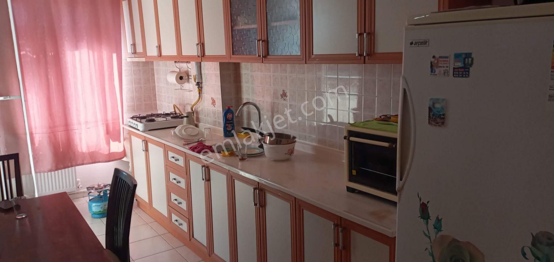 Edremit Altınkum Merkezde Buse Emlaktan Eşyalı 3+1 Kiralık Daire - Görsel 6