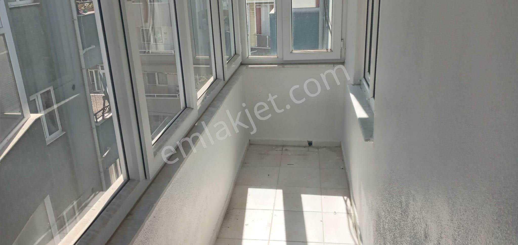 Edremit Altınkum Merkezde Buse Emlaktan Eşyalı 3+1 Kiralık Daire - Görsel 4