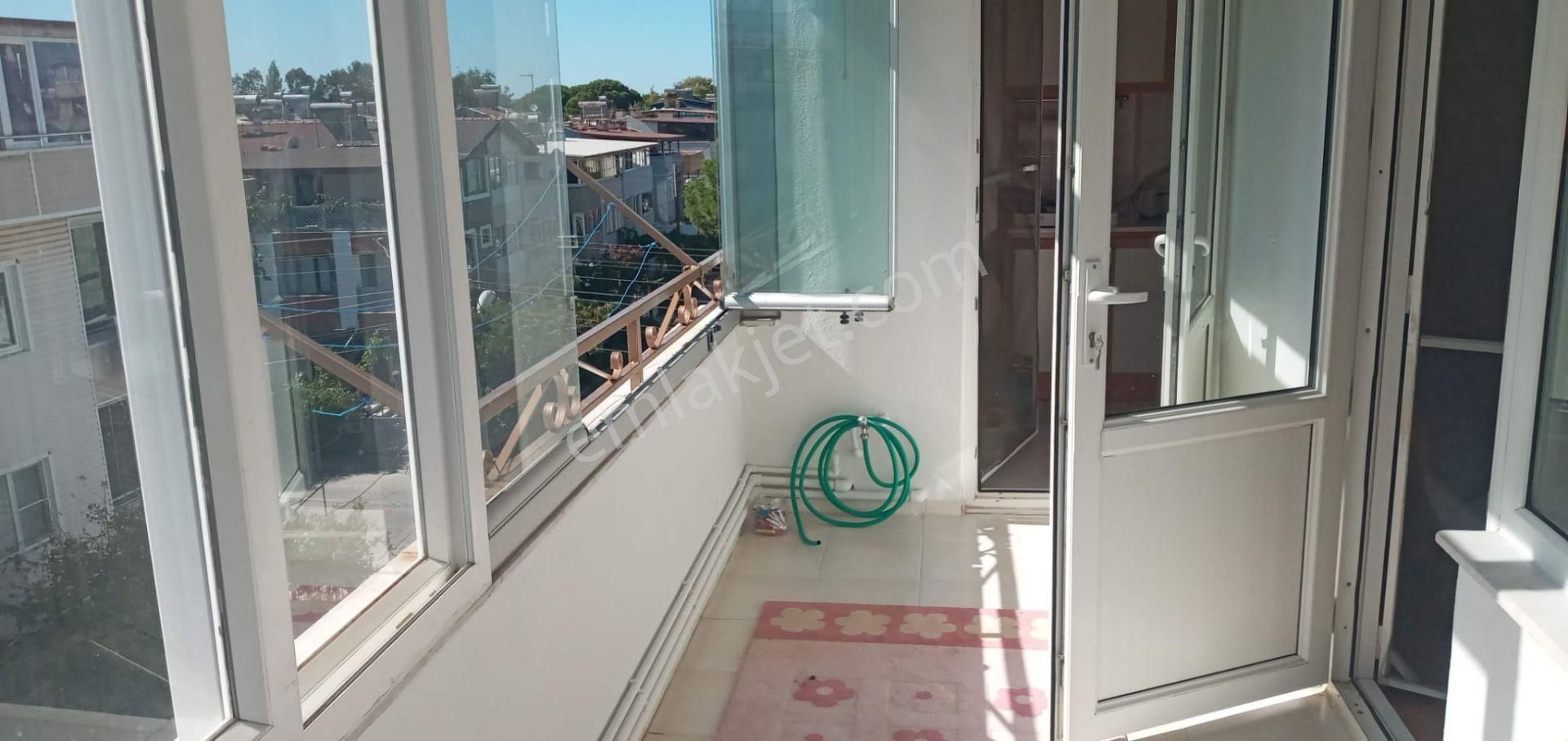 Edremit Altınkum Merkezde Buse Emlaktan Eşyalı 3+1 Kiralık Daire - Görsel 5