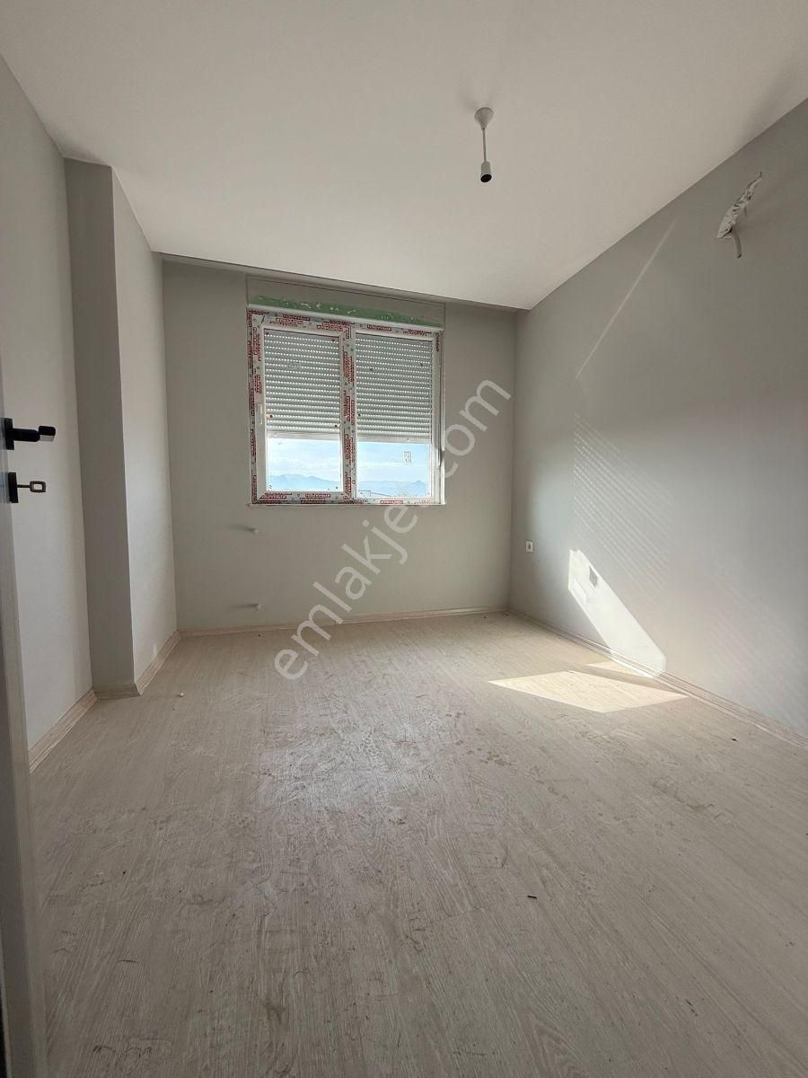 Göksu'da Havuzlu Sitede Kiralık 2+1 - Görsel 17
