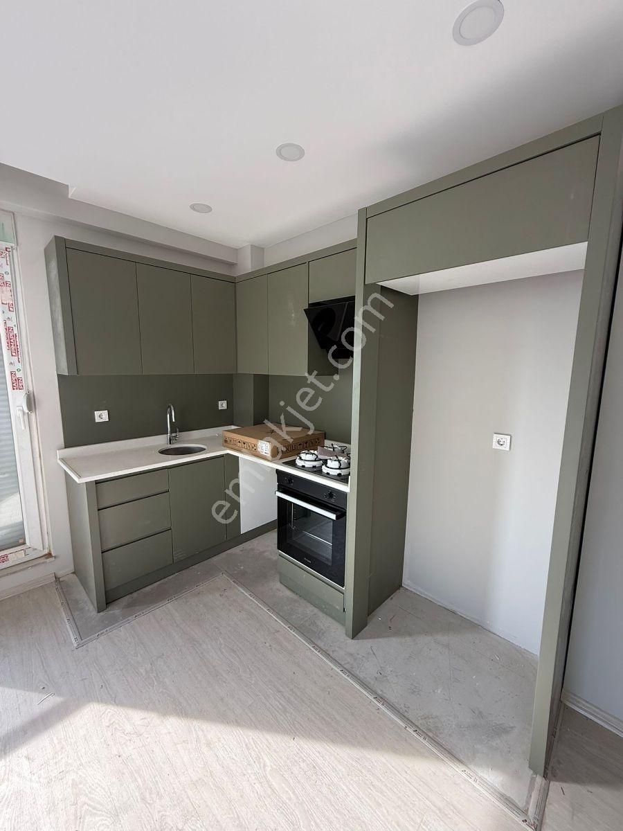 Göksu'da Havuzlu Sitede Kiralık 2+1 - Görsel 11