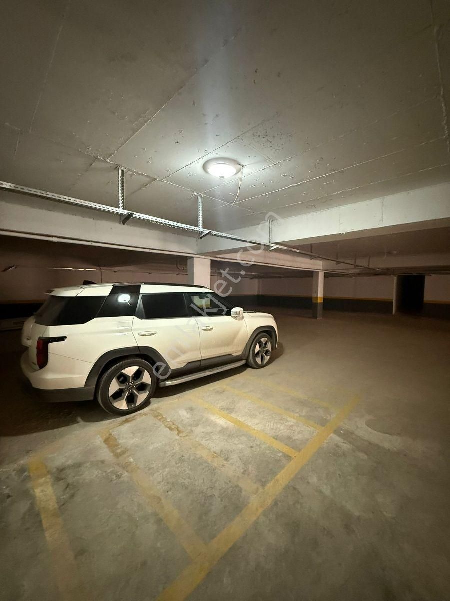 Göksu'da Havuzlu Sitede Kiralık 2+1 - Görsel 15