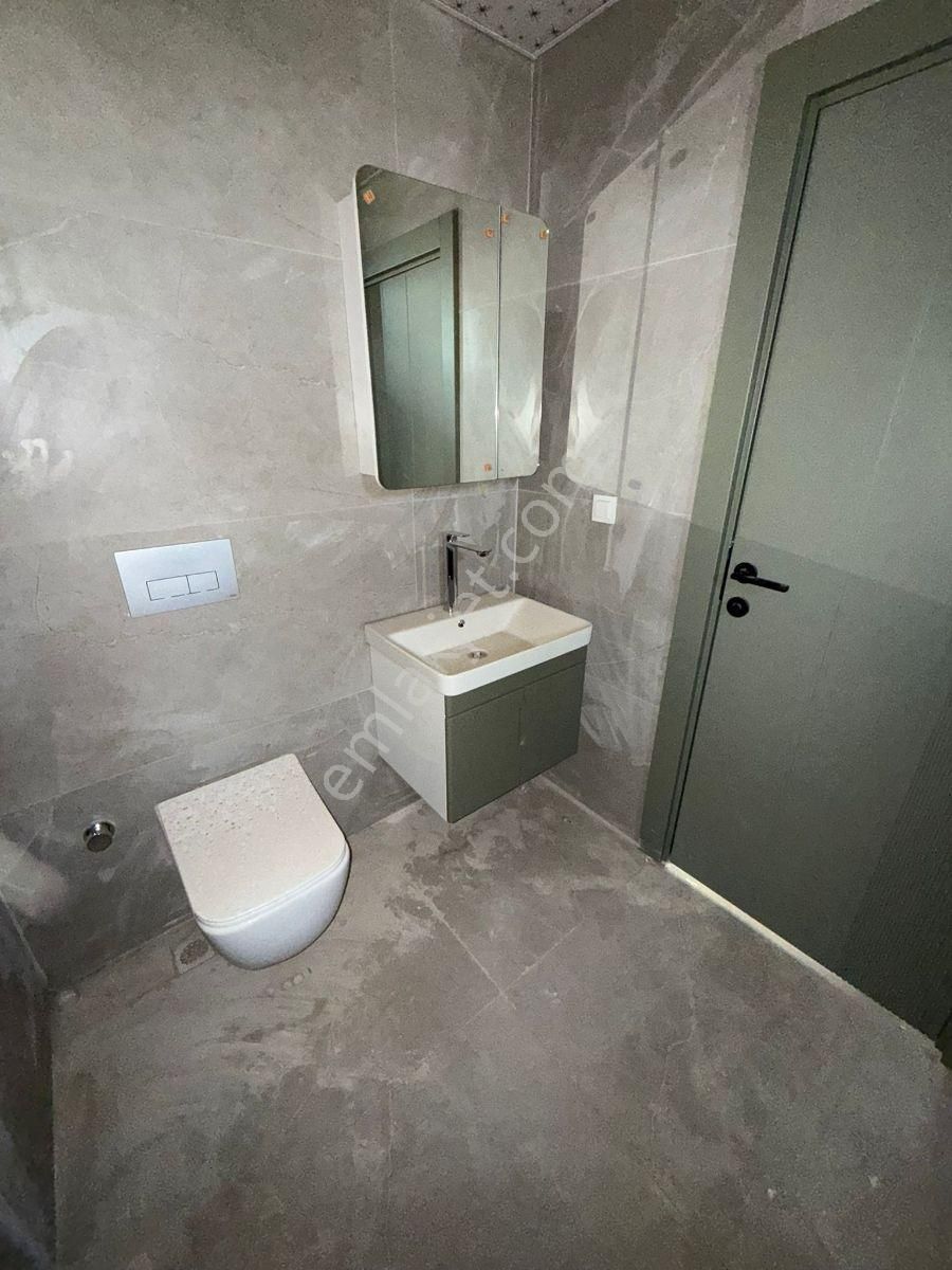 Göksu'da Havuzlu Sitede Kiralık 2+1 - Görsel 3